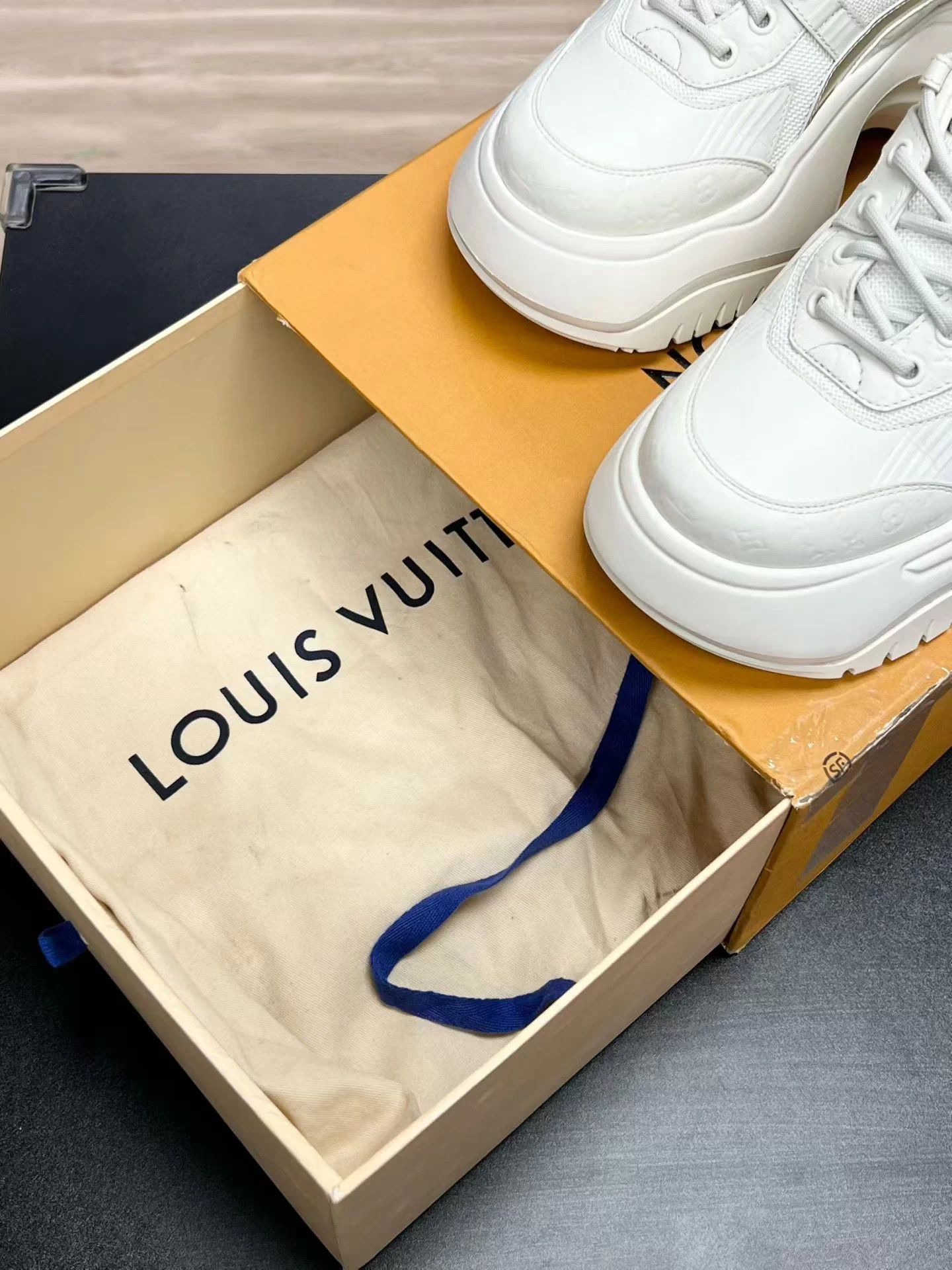 Louis Vuitton LV Archlight Platform Cream 37.5 like new Size US 6.5 / IT 36.5 - 9 Thumbnail