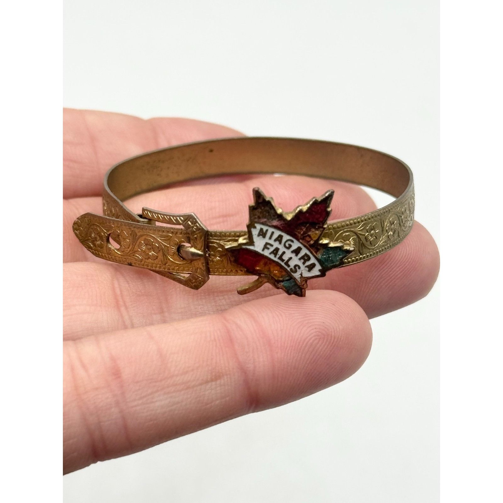 Vintage Vintage estate Niagara Falls Enamel Maple Leaf Buckle Bangle Size ONE SIZE - 2 Thumbnail