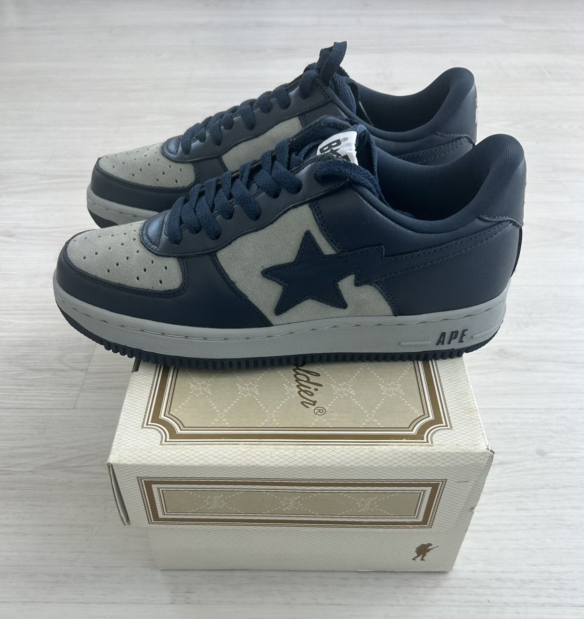 Bape VERY RARE OG 2004 A BATHING APE NAVY BAPESTA Size US 9.5 / EU 42-43 - 2 Thumbnail