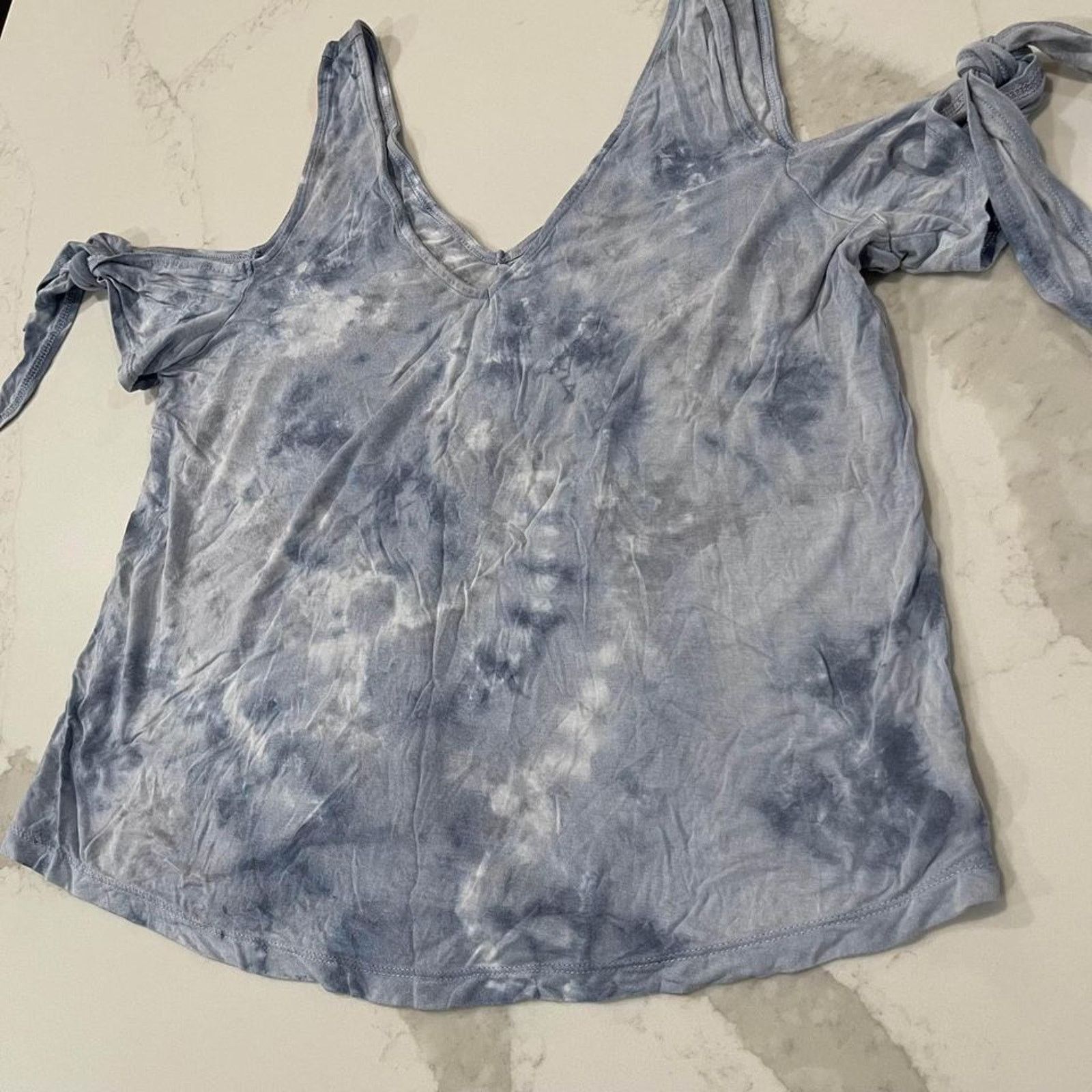 American Eagle Outfitters American Eagle Blue Tie Dye Cold Shoulder Top Women’s Medium Size M / US 6-8 / IT 42-44 - 2 Thumbnail
