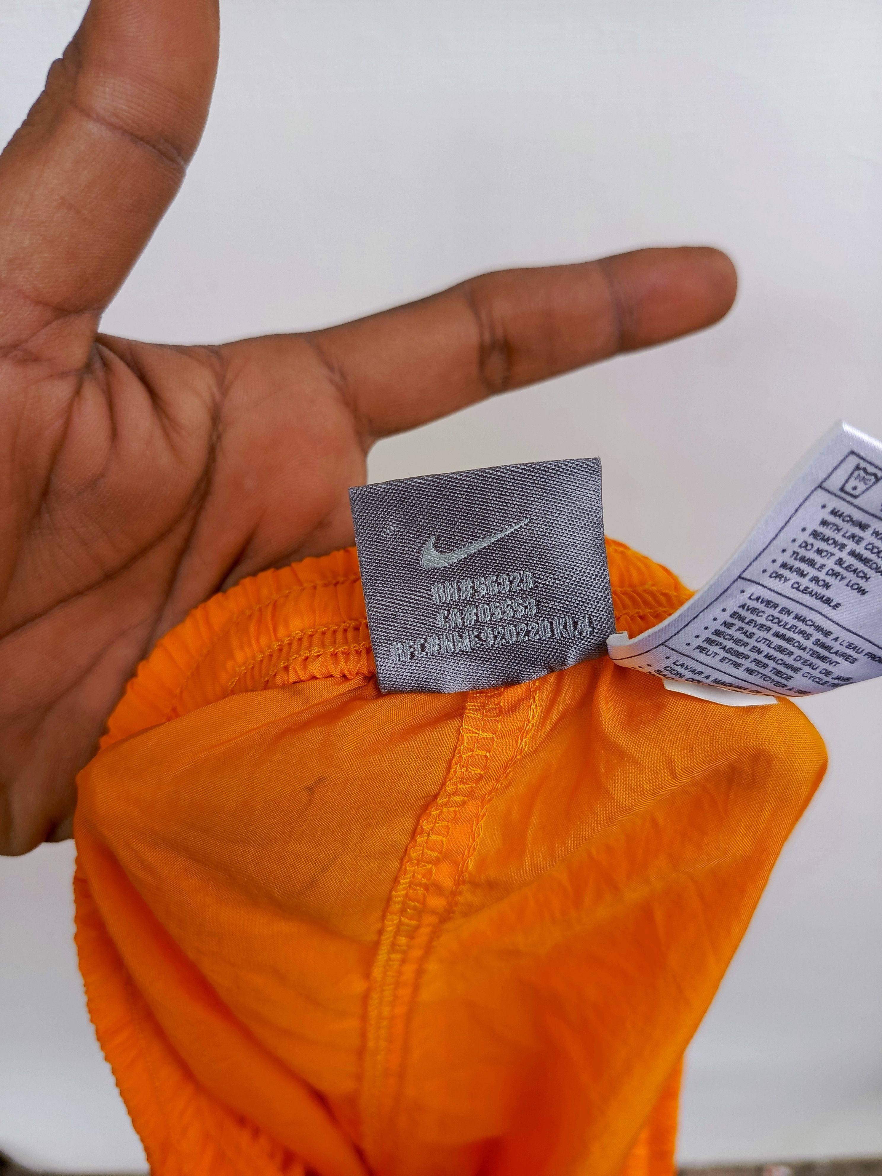 Nike Nike vintage short Size US 32 / EU 48 - 8 Thumbnail