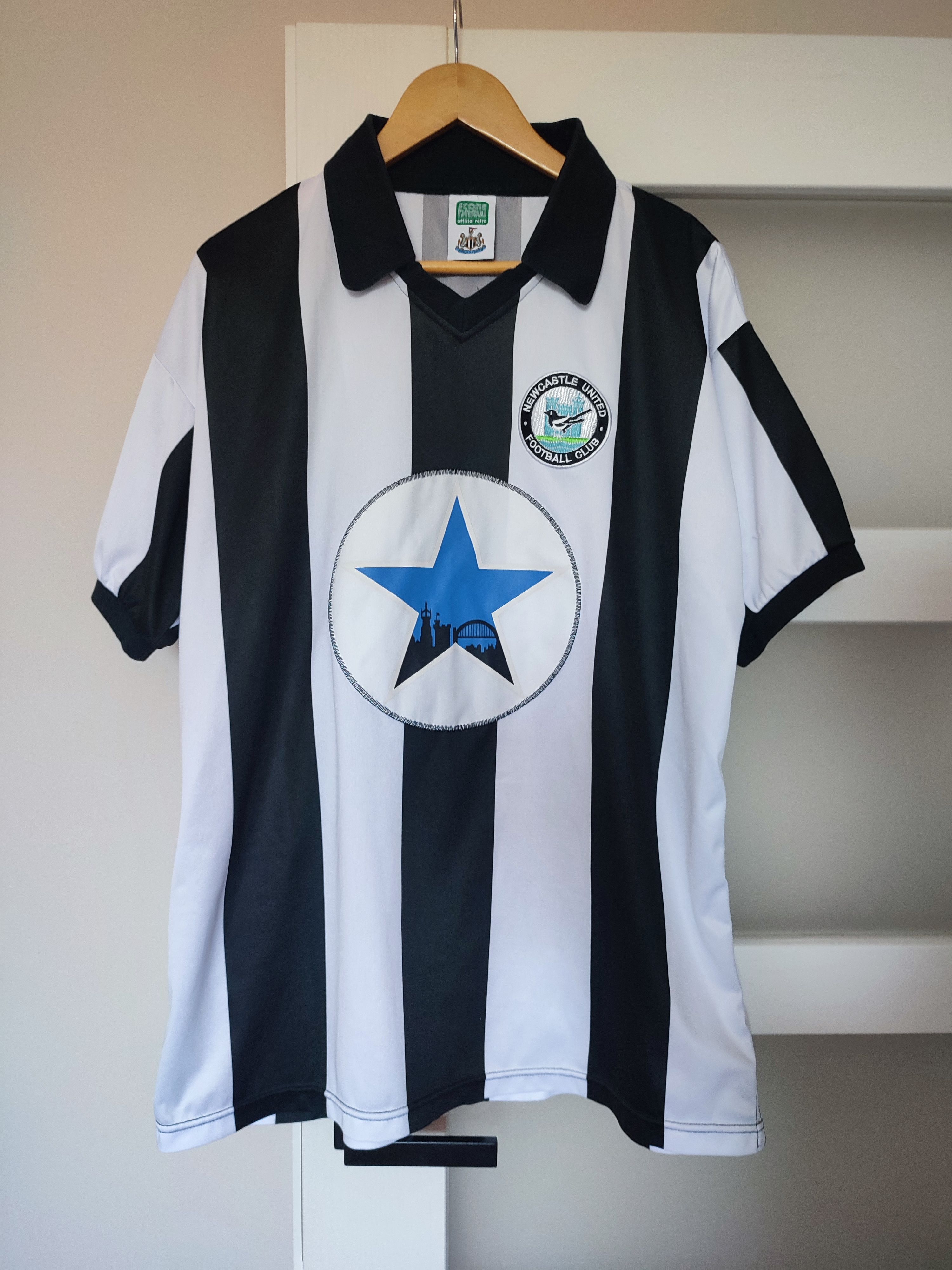 Other Newcastle Score Draw 1982 Vintage Retro Soccer Jersey Size US XL / EU 56 / 4 - 1 Thumbnail