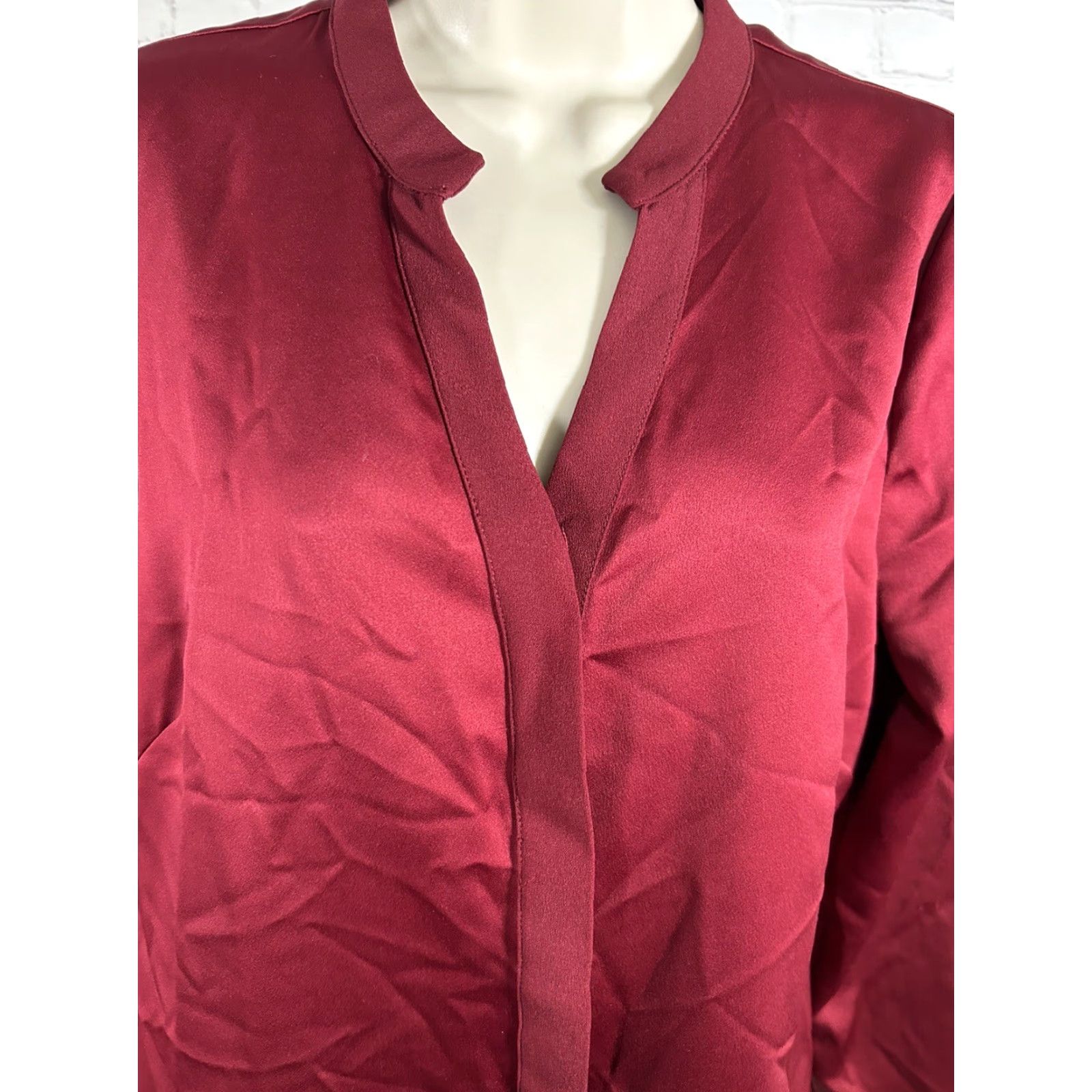 Vintage Elizabeth & Clarke Red 100% Unstainable Vegan Silk Long Sleeve Button Up 6 Size M / US 6-8 / IT 42-44 - 5 Thumbnail