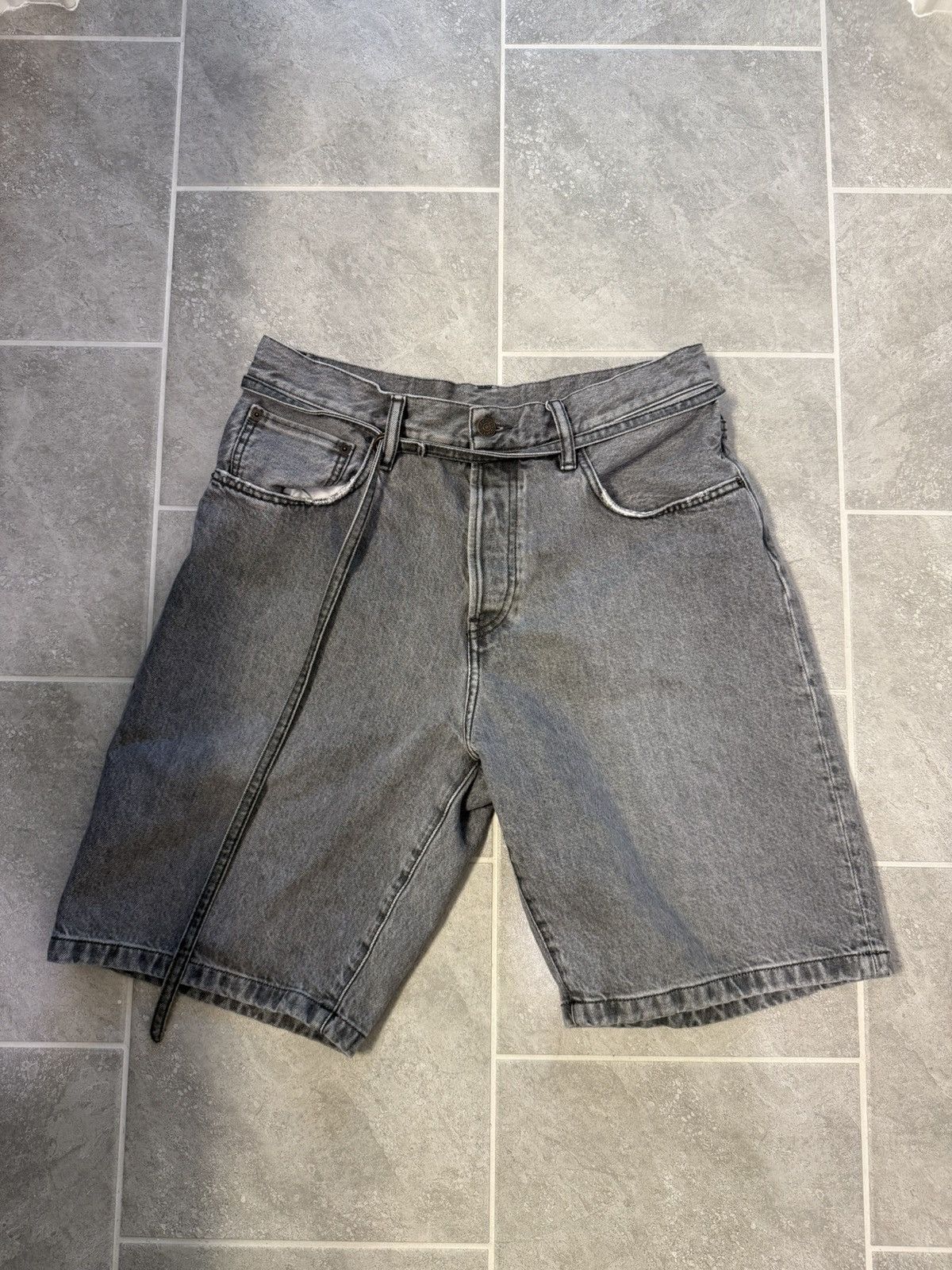 Acne Studios Acne studios 1991 shorts with belt Size US 30 / EU 46 - 1 Thumbnail
