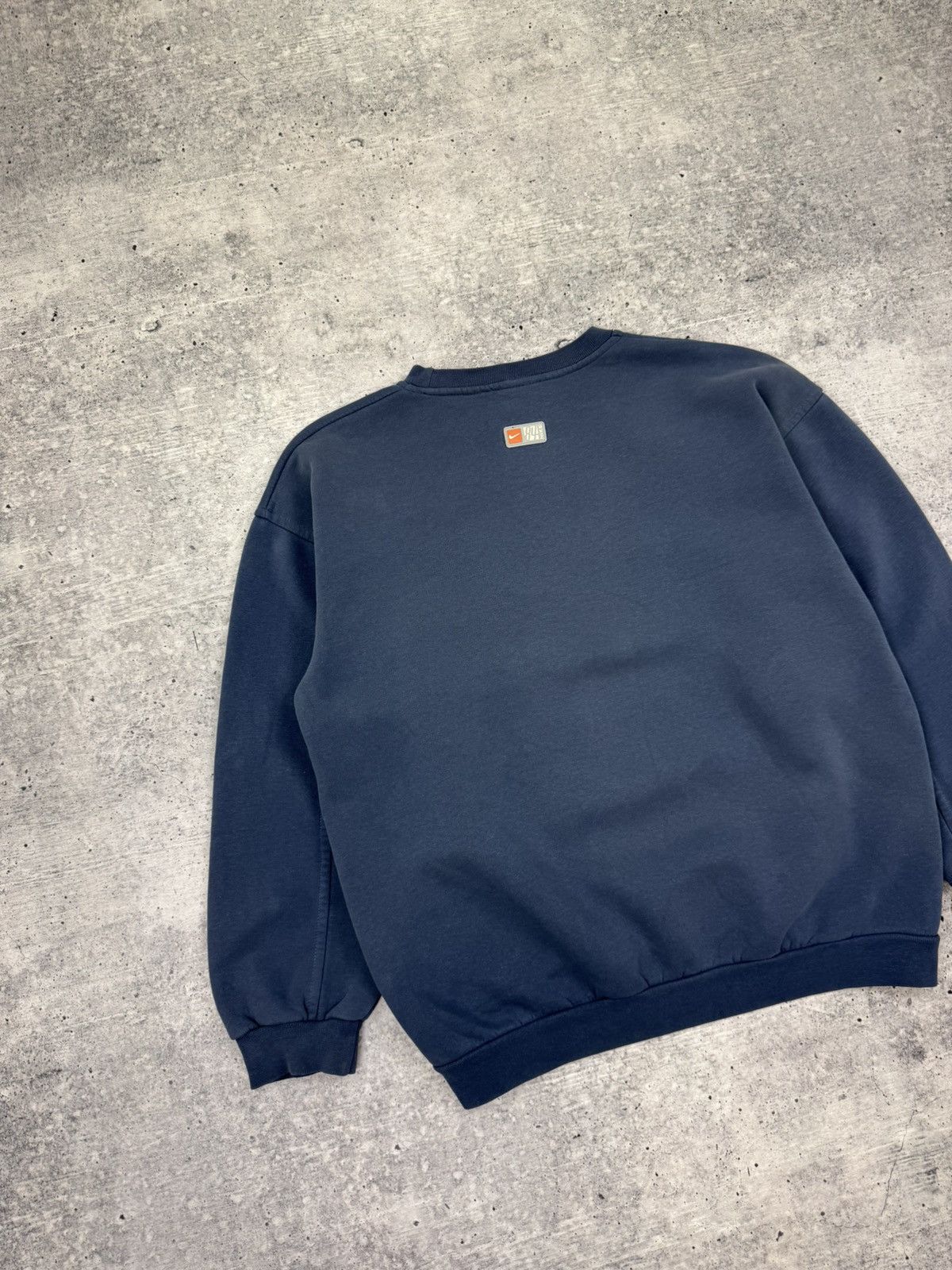 Nike Vintage Nike Central Big Reflective Logo Y2K Sweatshirt M Size US M / EU 48-50 / 2 - 16 Thumbnail