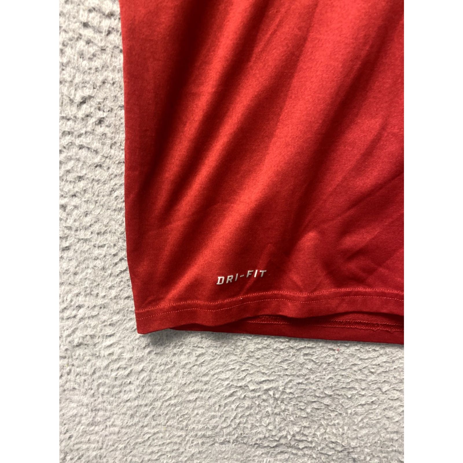 Nike Nike Dri-FIT Shirt XL Adult Red Athletic Fit Swoosh Logo Mens L /108-15 Size US XL / EU 56 / 4 - 2 Thumbnail