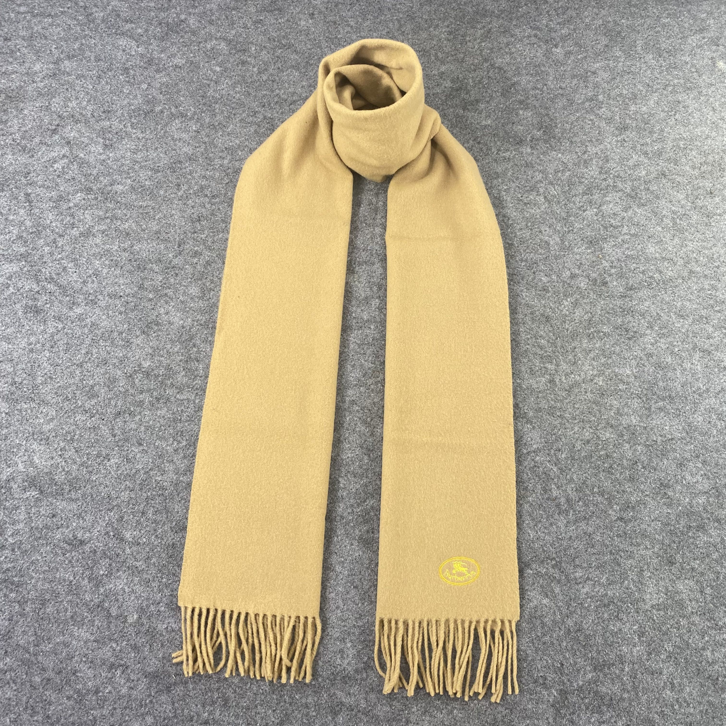 Burberry BURBERRY Scarf / Muffler / Neckwear -T1082 Size ONE SIZE - 1 Thumbnail