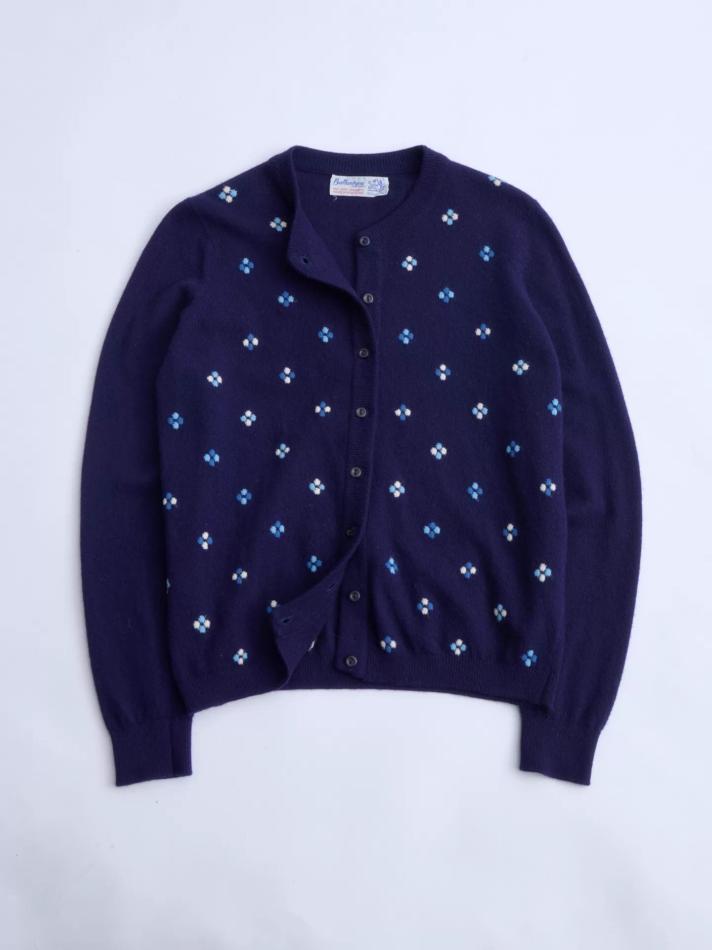 Ballantyne Vintage Ballantyne Navy Floral Cashmere Cardigan Size ONE SIZE - 7 Thumbnail