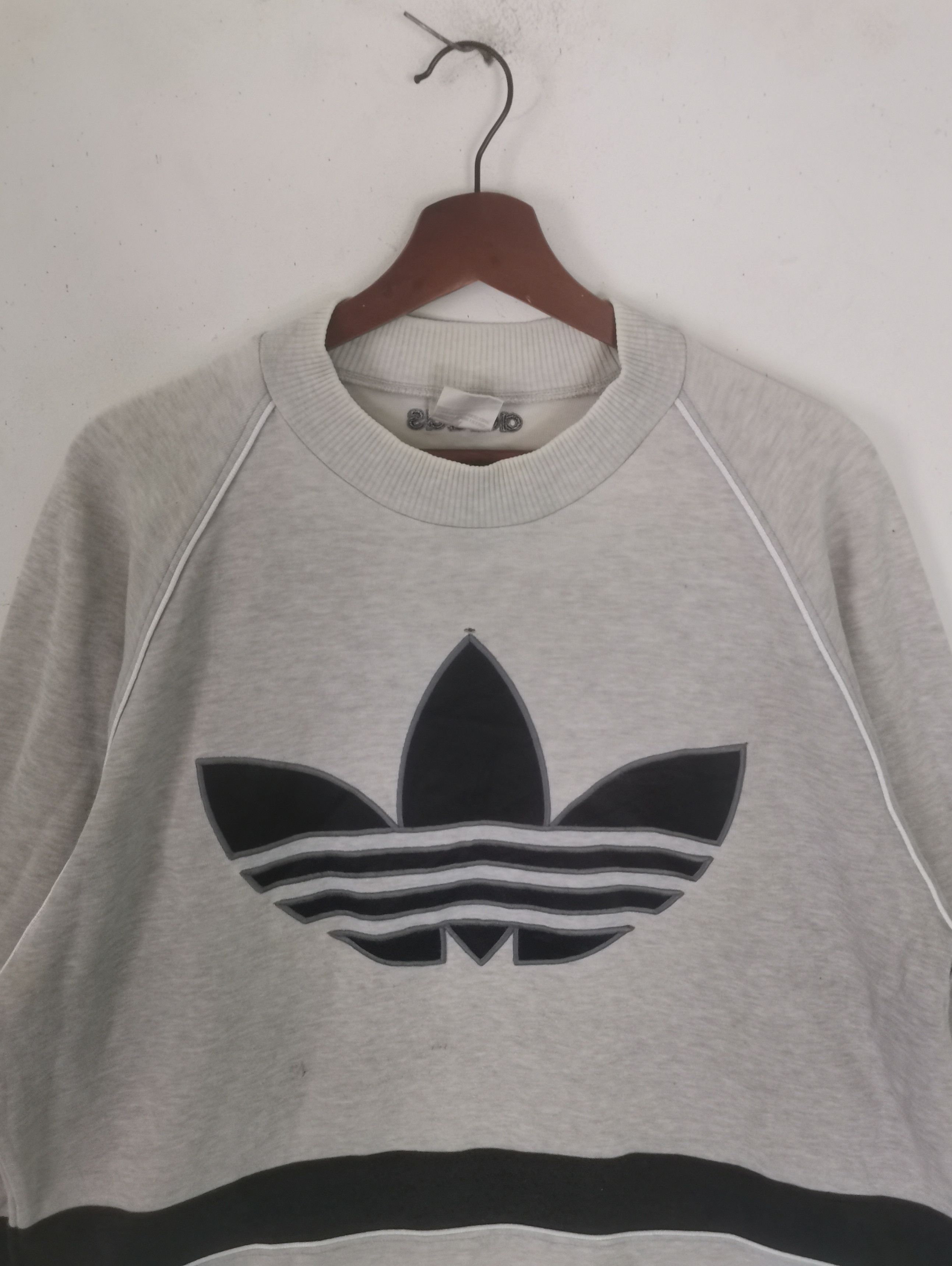 Adidas × Vintage Distressed Vintage Adidas big logo sweatshirt Size US L / EU 52-54 / 3 - 2 Thumbnail