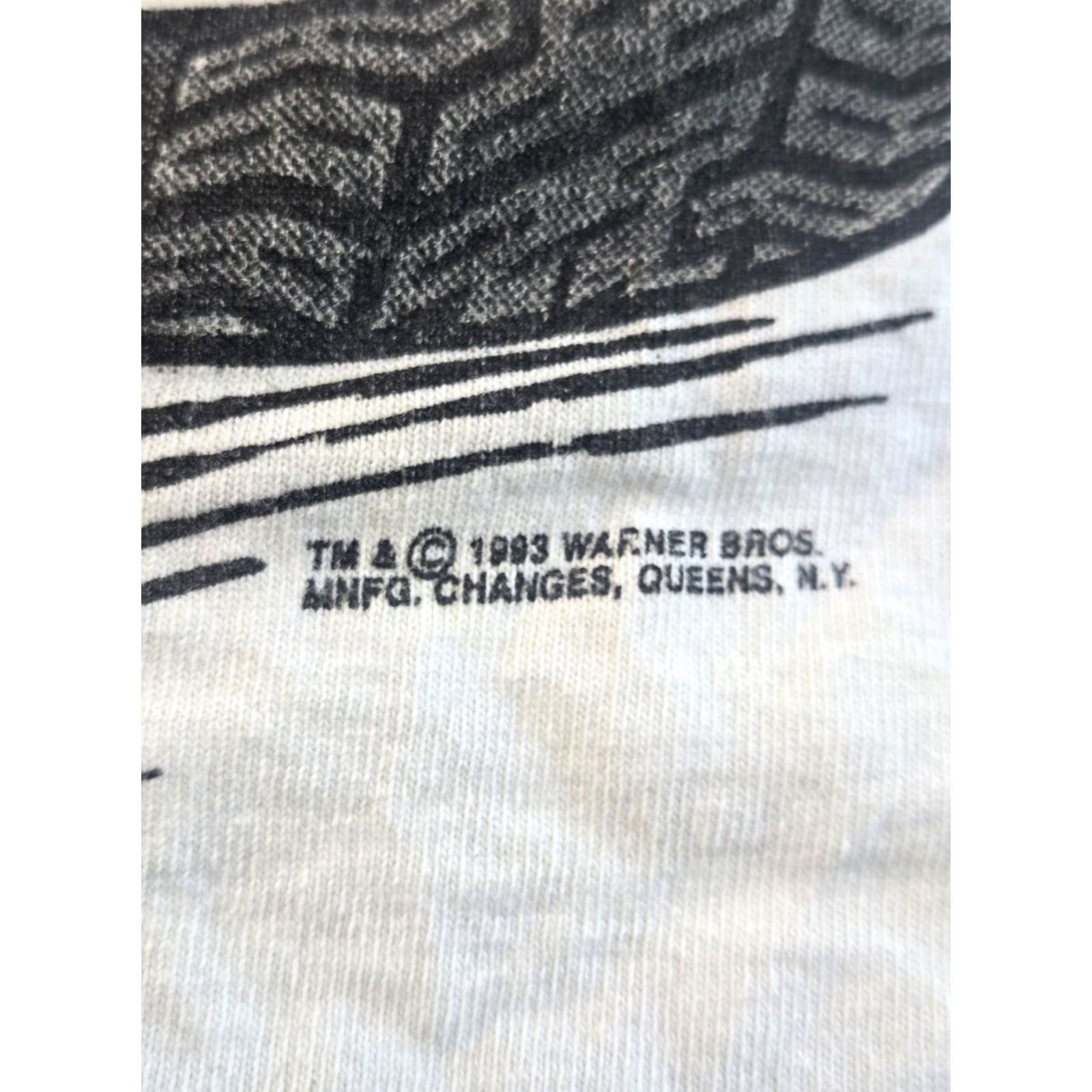 Vintage VINTAGE Looney Tunes T-Shirt Men Crew Neck Short Sleeve White Medium Bugs Bunny Distressed 4x4 Jeep WB Cartoon Size US M / EU 48-50 / 2 - 3 Thumbnail