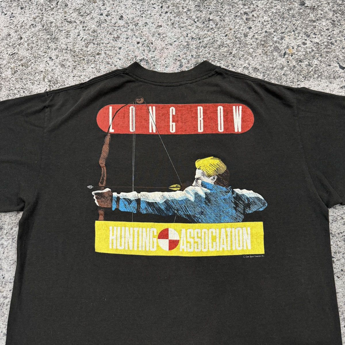 Vintage 80s Faded Paper Thin Single Stitch Longbow Hunting Tee Size US L / EU 52-54 / 3 - 6 Thumbnail