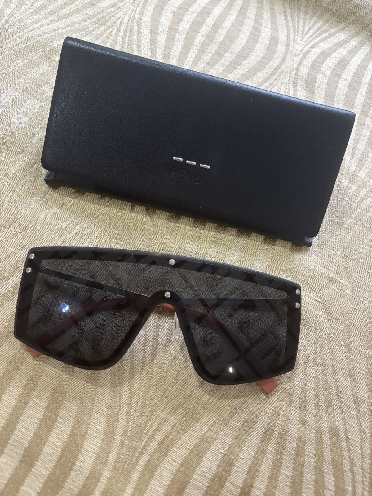 Fendi Fendi Logo Shield Sunglasses Brown Black Gold Tortoise Size ONE SIZE - 5 Thumbnail