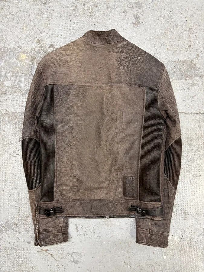Gianfranco Ferre 2000s Gianfranco Ferré Biker Textured Brown Leather Jacket Size US S / EU 44-46 / 1 - 5 Thumbnail