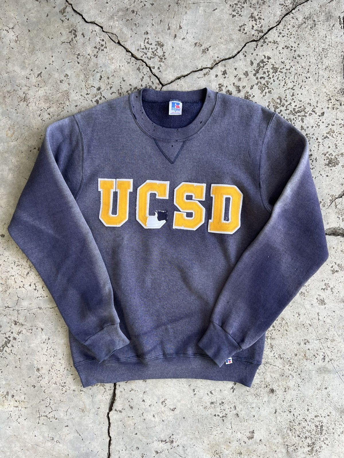 Russell Athletic Sun Faded 90s Russell Athletic "UCSD" Sweater Distressed ERD Size US S / EU 44-46 / 1 - 1 Thumbnail