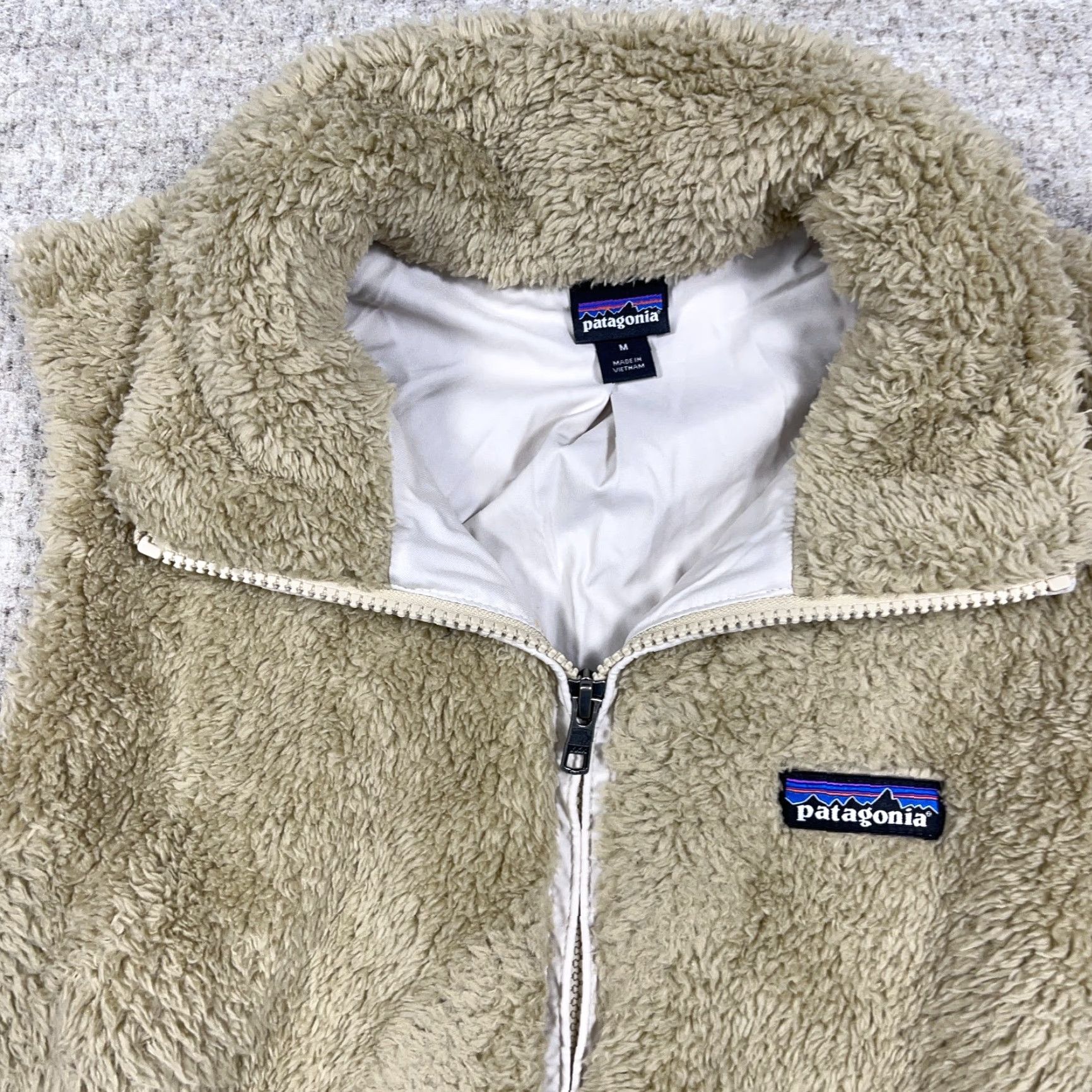 Patagonia Patagonia Vest Women Medium Tan Full Zip Fleece Pocketed No Pocket Los Gatos Outdoor Casual Travel Size M / US 6-8 / IT 42-44 - 2 Thumbnail