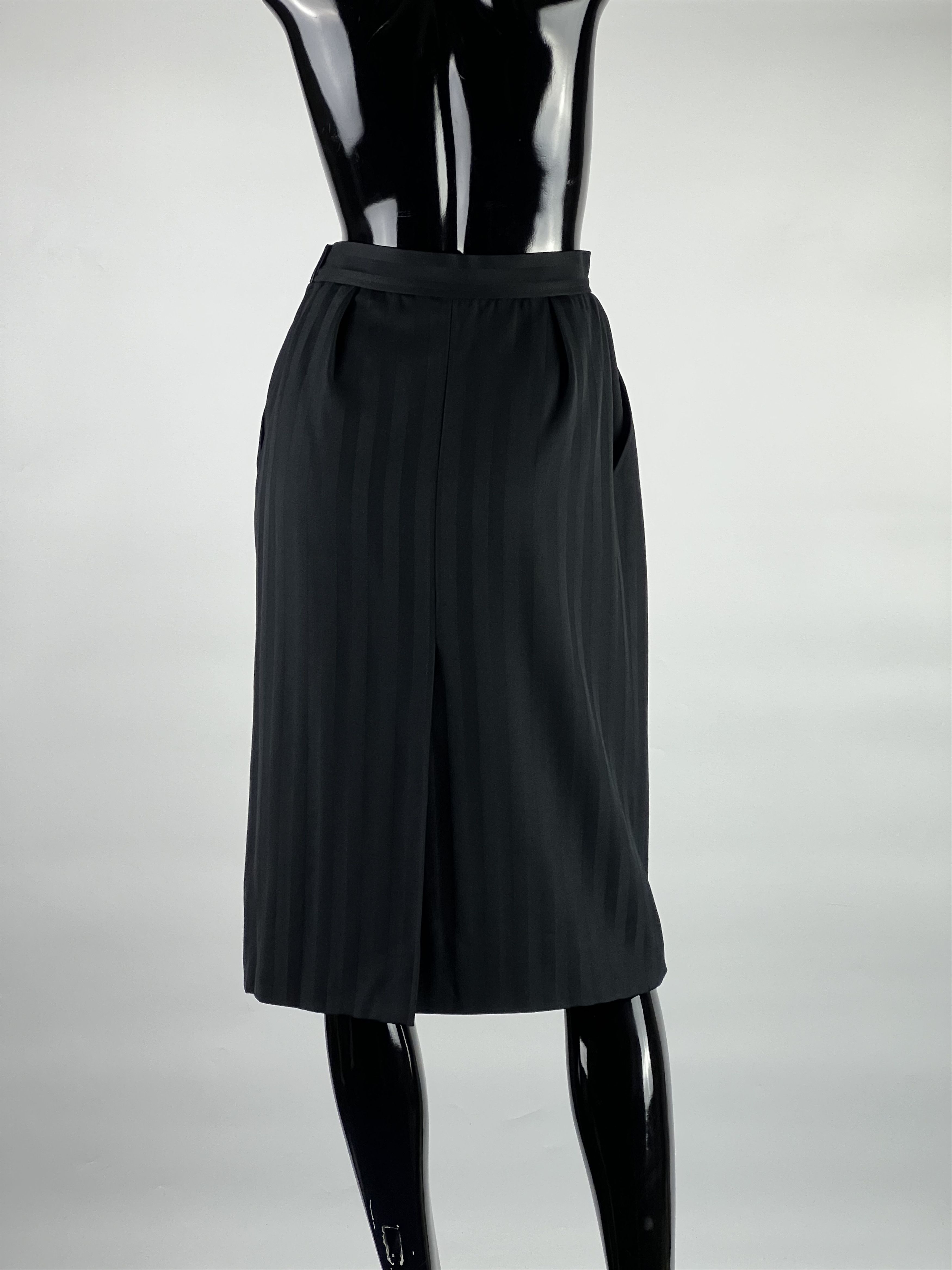 Yves Saint Laurent 90s Rare Vtg Yves Saint Laurent Variation Striped Wool Skirt Size 27" / US 4 / IT 40 - 3 Thumbnail