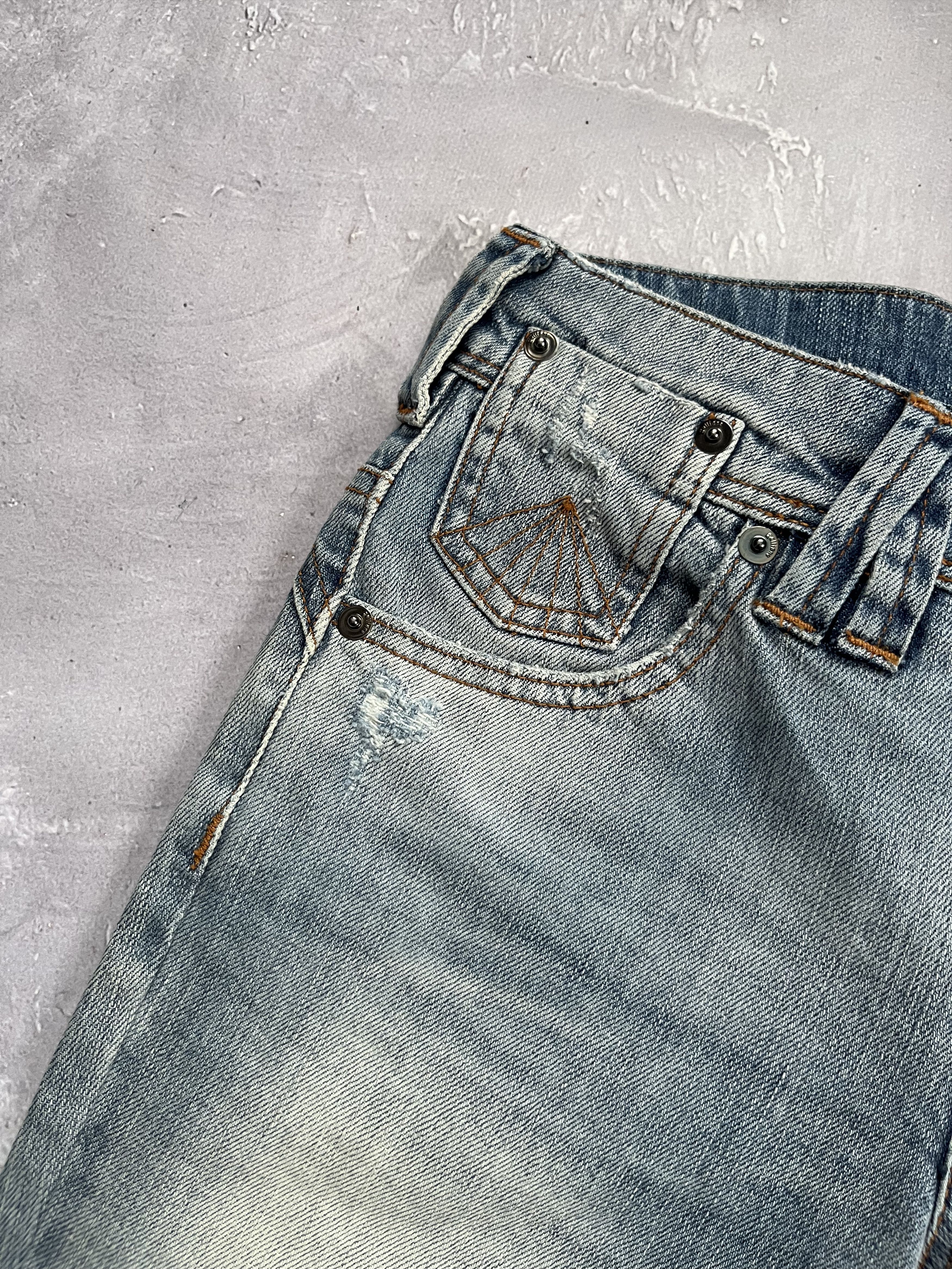 John Galliano John Galliano Buckle Back Jeans Y2K Bootcut Light Wash Size 24" / US 00 / IT 34 - 13 Thumbnail