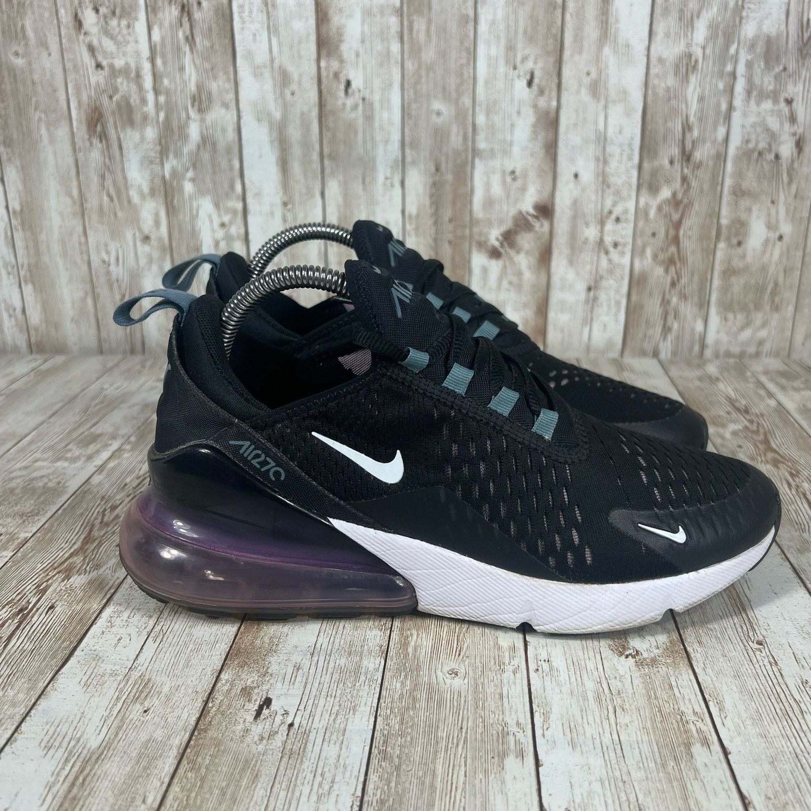NEW Nike Air Max 270 neakers DH1080-001 Women’s Size 8.5
