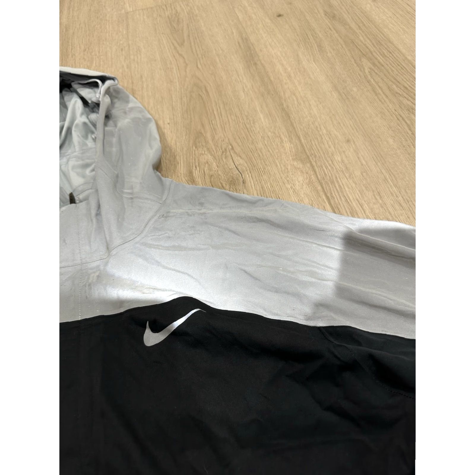 Nike Nike Shield Flash Jacket Men M Running Silver Black Windbreaker Nike Flash Jacket Mens M Activewear Sports Shirt? Size US M / EU 48-50 / 2 - 5 Thumbnail