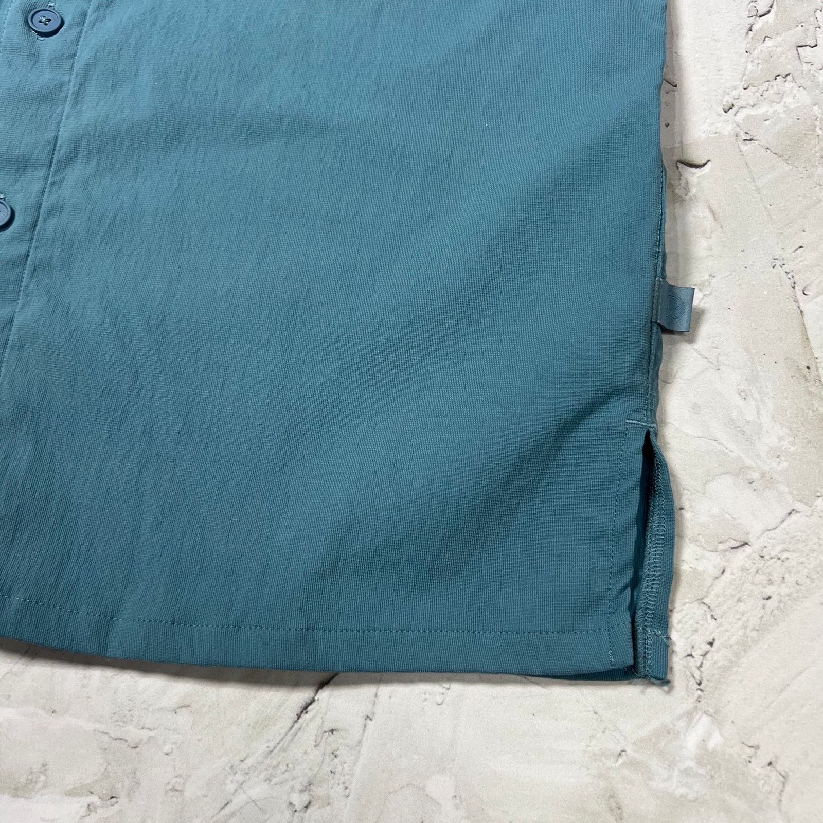 Lululemon Lululemon Double Pocket Overshirt Blue Button Up Size S Size US S / EU 44-46 / 1 - 8 Thumbnail