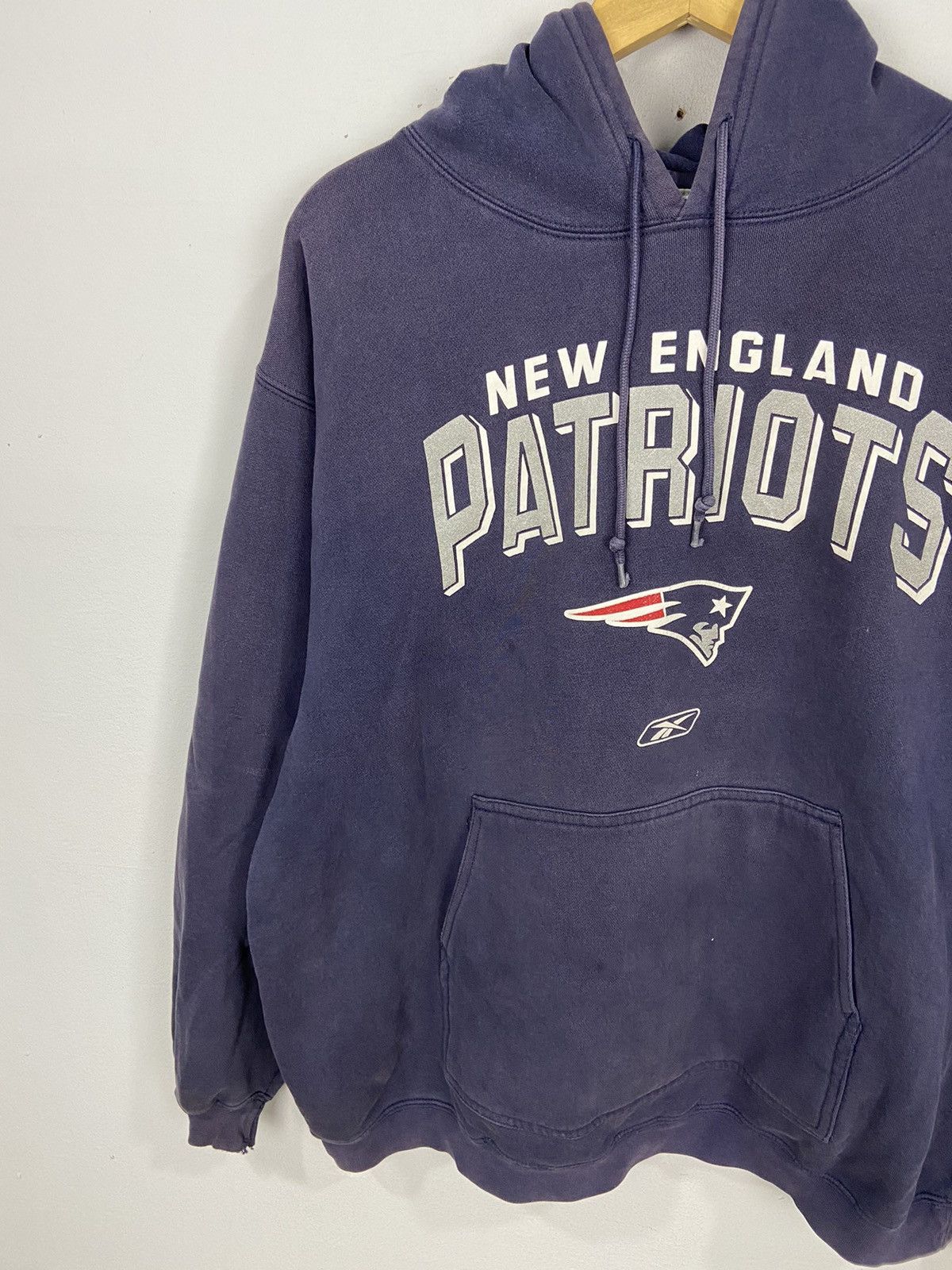 New England Outerwear × Reebok × Vintage Vintage New England Patriots Reebok Hoodies Size US L / EU 52-54 / 3 - 2 Thumbnail