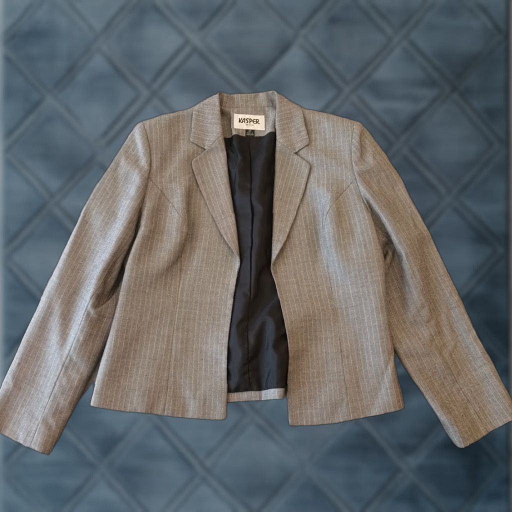 Kasper Kasper Blazer Womens 6P Petite Gray Striped Lined Notch Lapel Single-Breasted Open Long Sleeve Jacket Pant Suit Business Size M / US 6-8 / IT 42-44 - 1 Thumbnail
