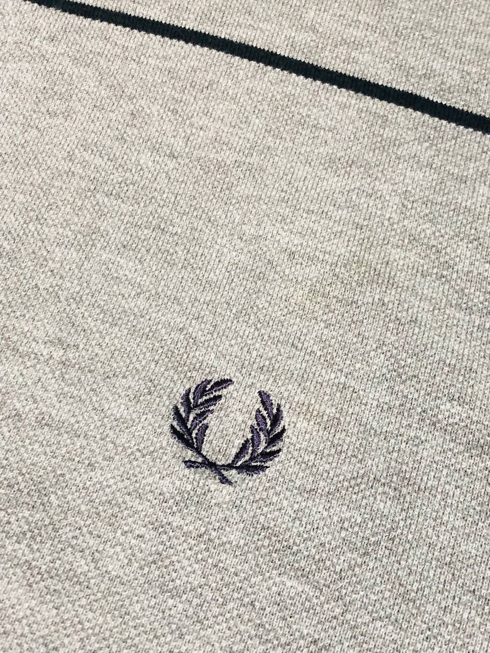 T-Shirt Size M Y2K Logo Fred Perry Vintage Polo