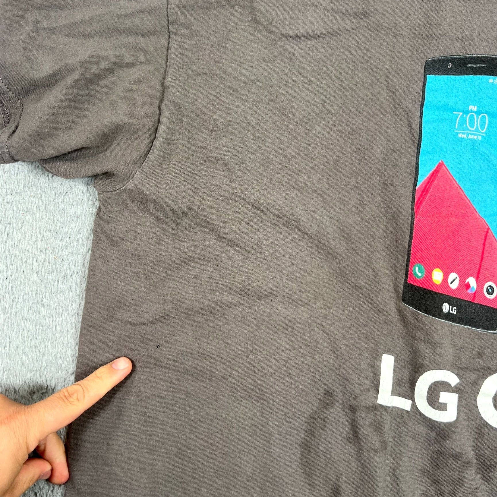 Vintage VINTAGE LG T-Shirt Mens XL Gray 2000s Tech Cell Phones Logo Graphic Short Sleeve Casual Size US XL / EU 56 / 4 - 4 Thumbnail