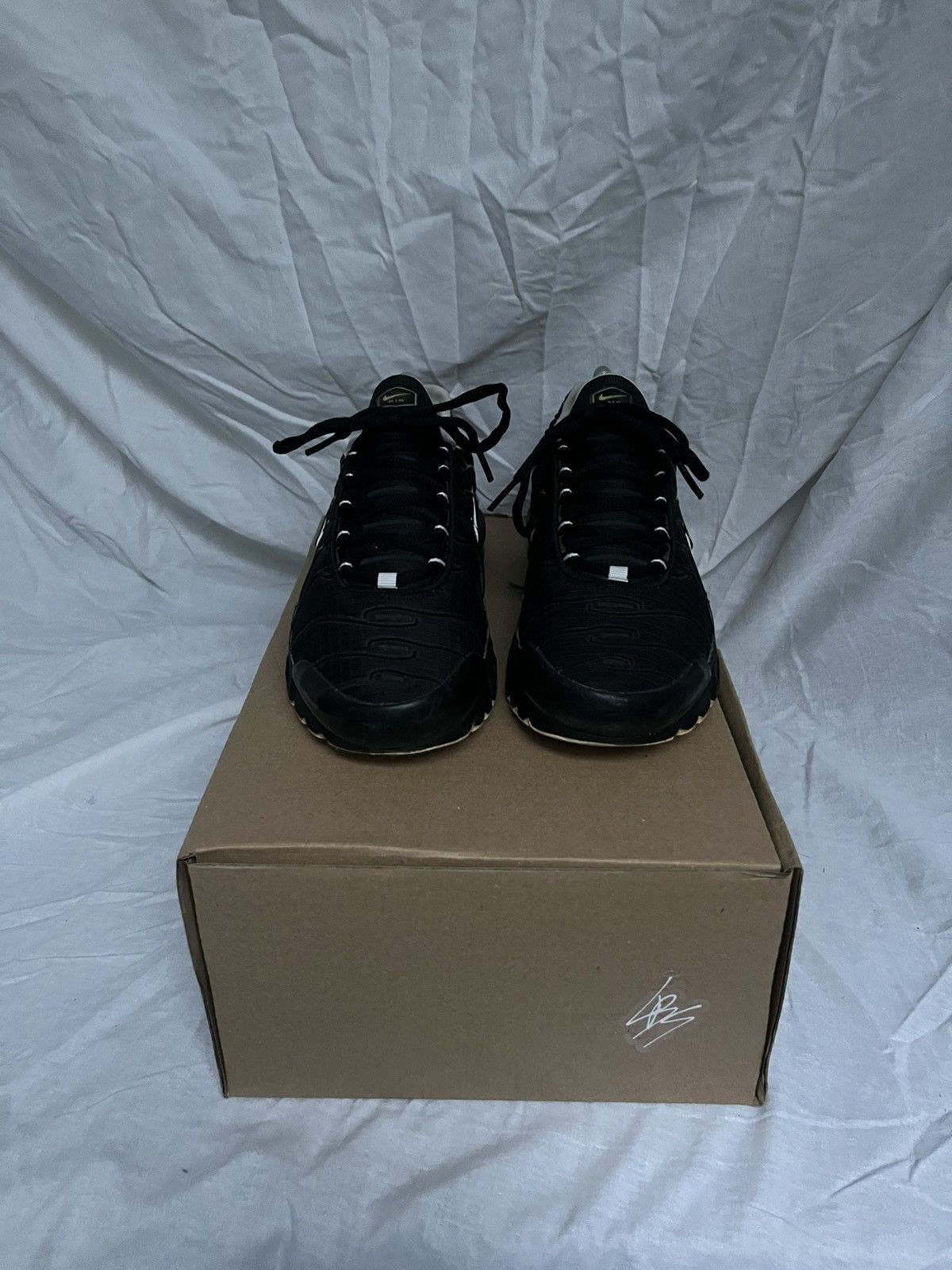 Nike Nike Air Max Plus 1 « Black Black White »🏴‍☠️ Size US 8.5 / IT 38.5 - 2 Thumbnail