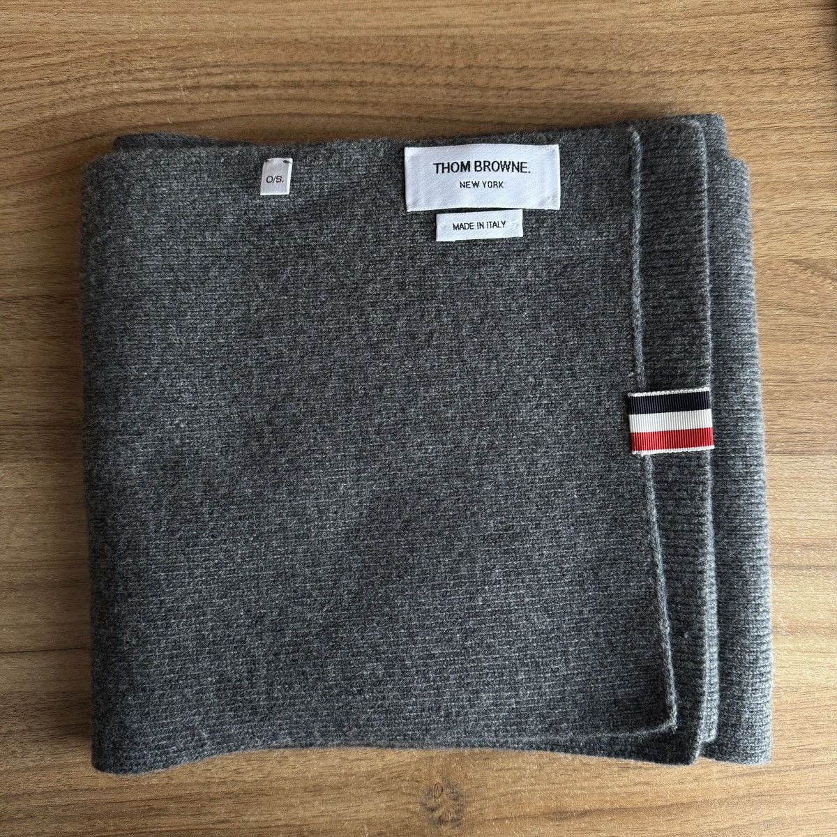 Thom Browne 🔥🔥 Thom Browne Grey 4-bar Stripe Cashmere Scarf Size ONE SIZE - 3 Thumbnail