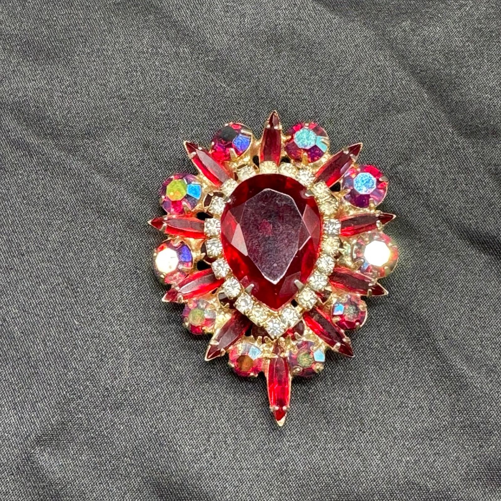 NBDN Nobrandedon VTG rare! Juliana red crystal brooch Size ONE SIZE - 1 Thumbnail