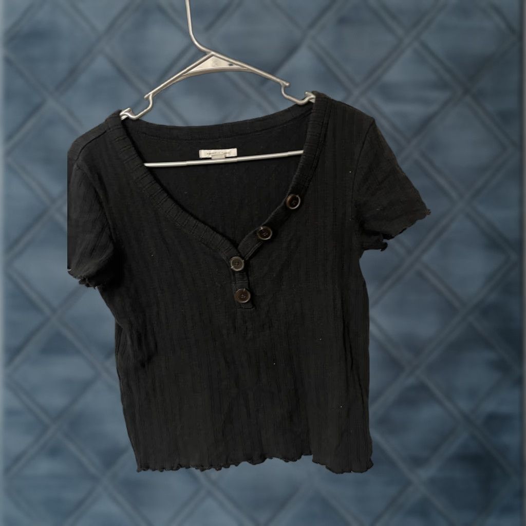 American Eagle Outfitters American Eagle Outfitters Henley T-Shirt Women's Medium Black Size M / US 6-8 / IT 42-44 - 1 Thumbnail