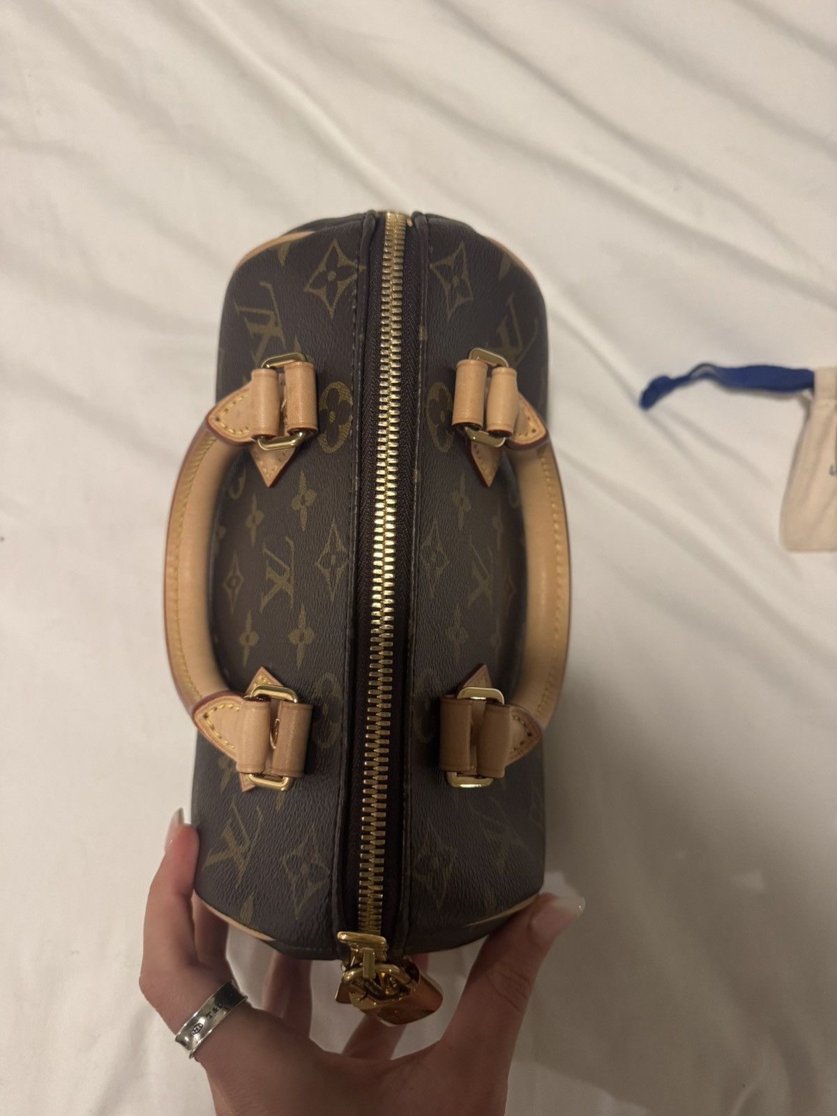 Louis Vuitton Speedy 20 - like new condition, used once, original tag+bags Size ONE SIZE - 4 Thumbnail