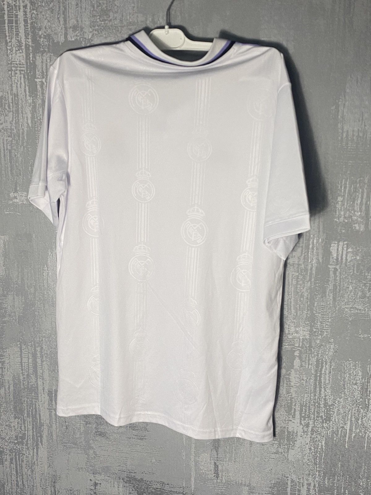 Adidas 2022 Real Madrid Adidas Soccer Jersey Home Y2K Size US S / EU 44-46 / 1 - 4 Thumbnail