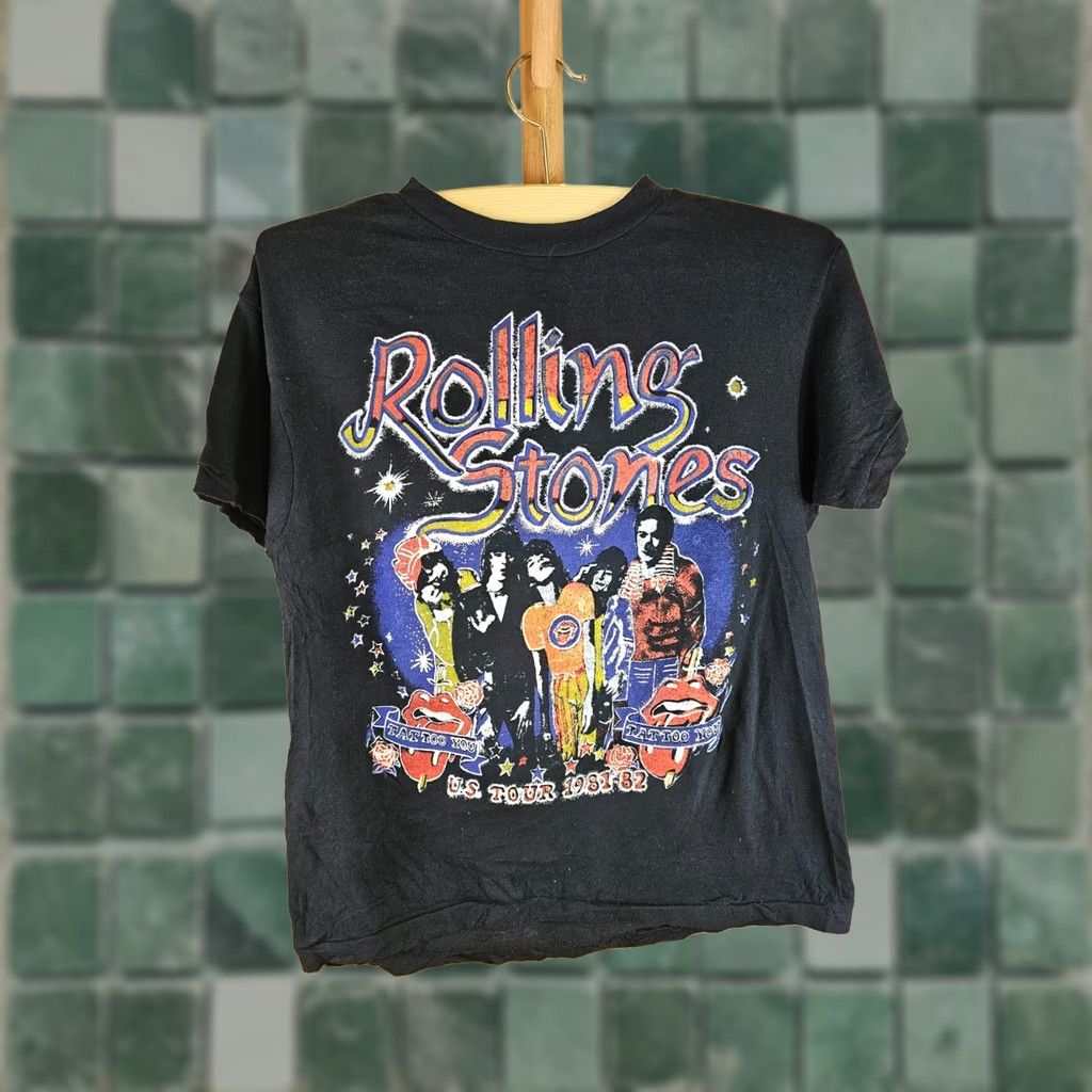 Vintage VINTAGE Deadstock 82' Rolling Stones Rock Tour Concert T-Shirt size M Black Cotton Men Shirt Shirts T-Shirt Mens 19 INCH Cross Chest 24 INCH Size US M / EU 48-50 / 2 - 1 Thumbnail
