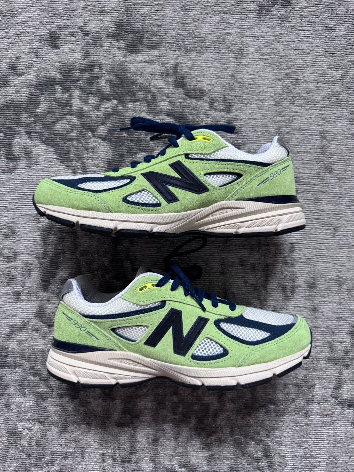 NewBalance 990v4 Hi-lite with Deep Ocean New Balance 990v4