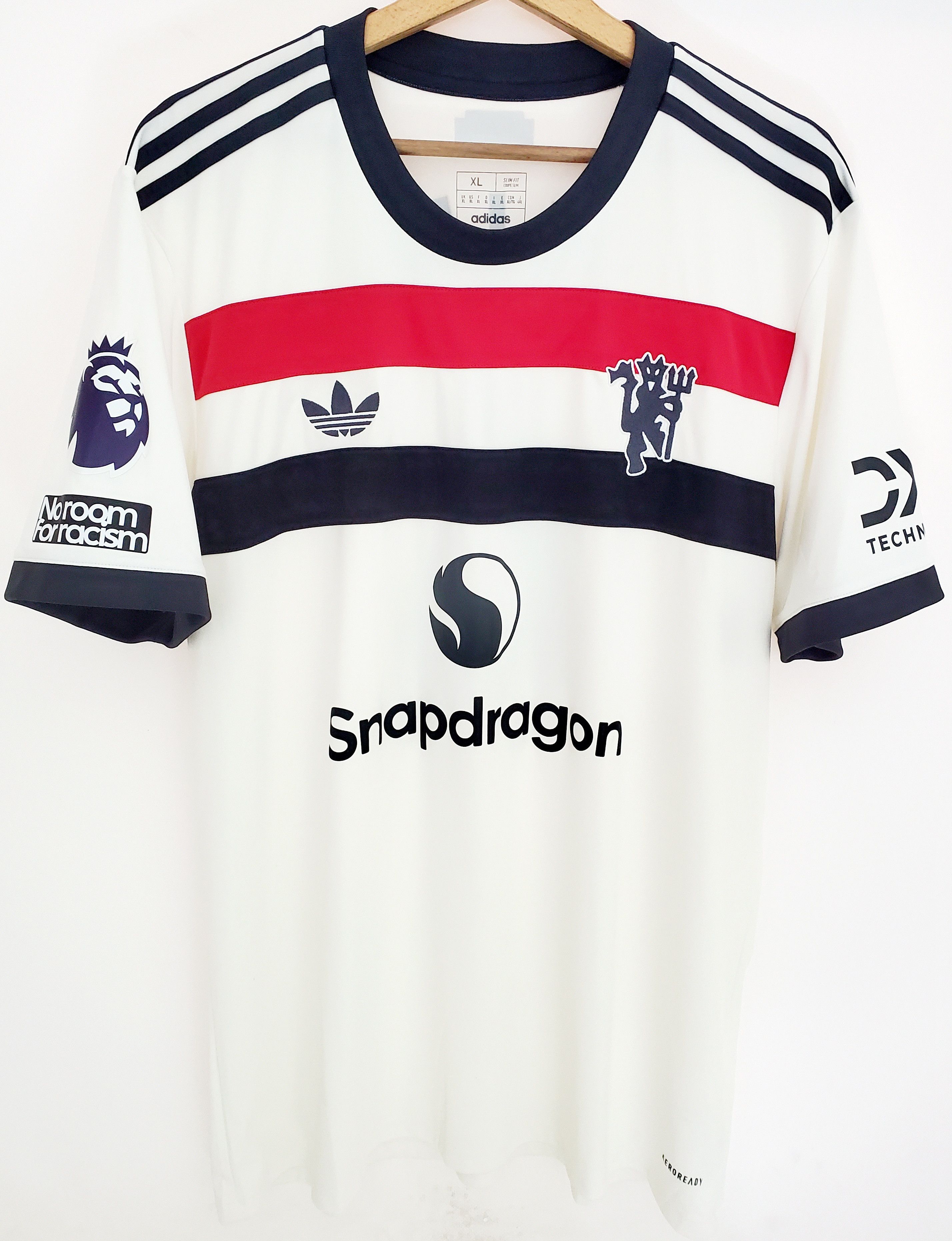Adidas adidas Manchester United 24/25 Authentic #4 De Ligt Xl jerse Size US XL / EU 56 / 4 - 1 Thumbnail
