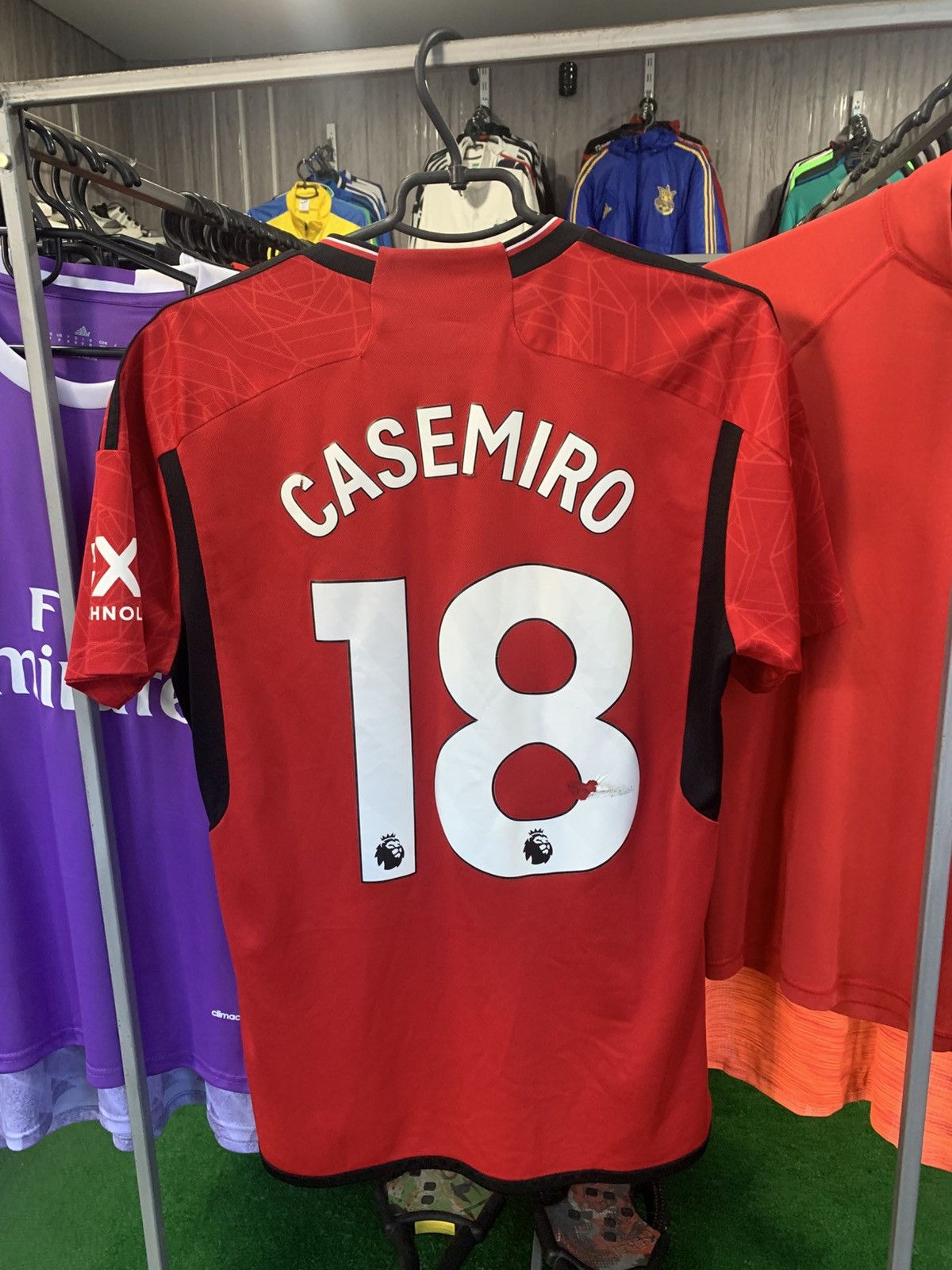 Adidas 2023/2024 Adidas Manchester Uniter Home Jersey Casemiro 18 Size US M / EU 48-50 / 2 - 2 Thumbnail