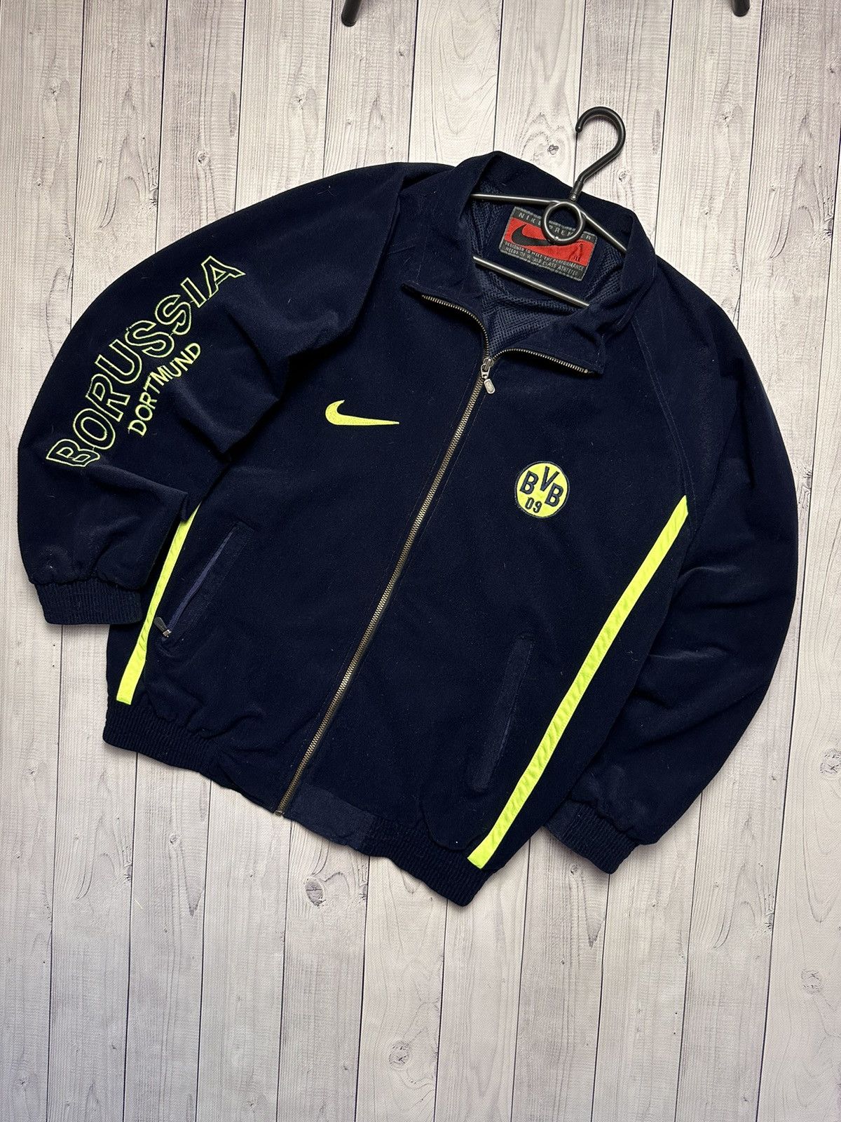 Nike × Vintage Vintage Nike Borussia Dortmund soccer tracksuit size M rare Size US M / EU 48-50 / 2 - 2 Thumbnail