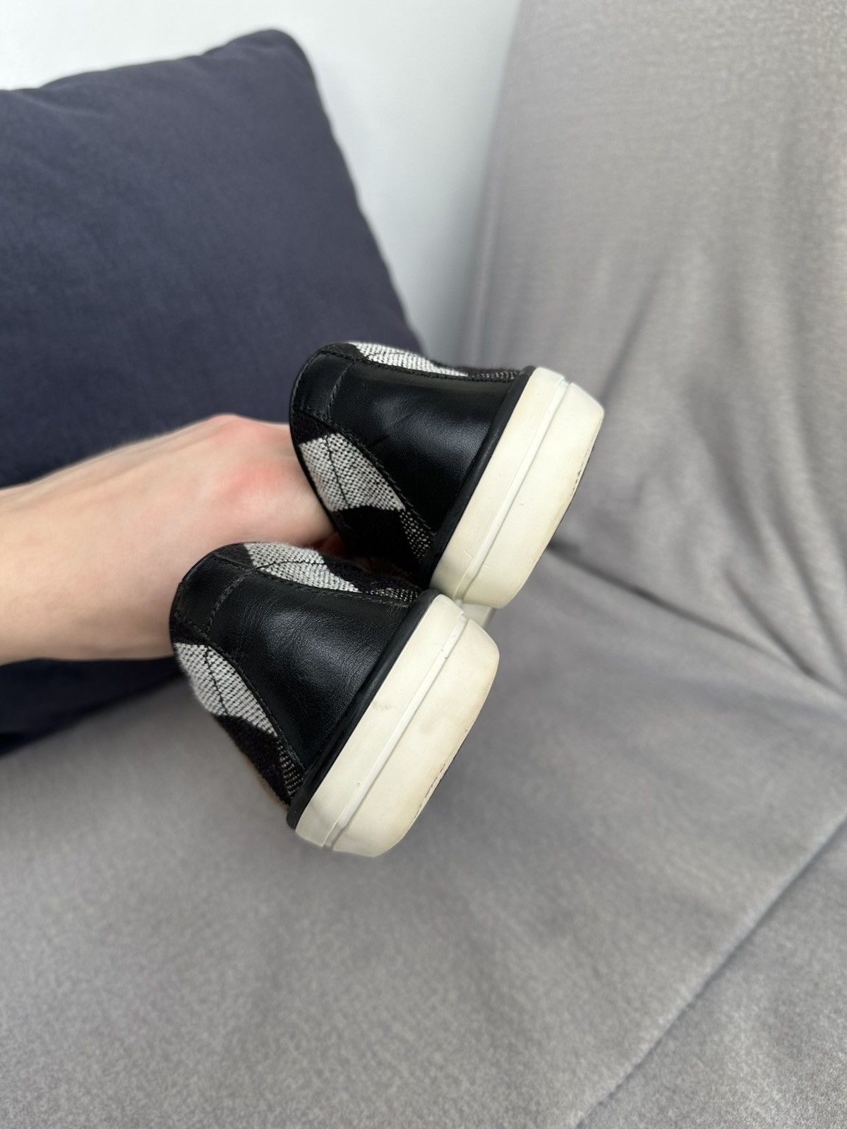 Burberry Burberry Nova Check Slip-Op Sneakers Size US 6 / IT 36 - 13 Thumbnail