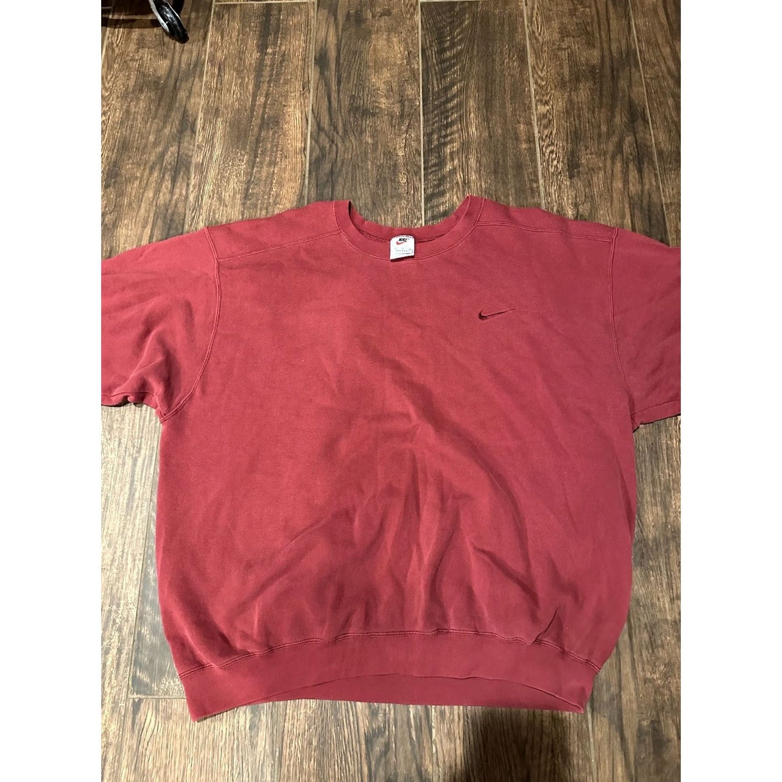 Nike VINTAGE Nike Swoosh Sweatshirt Crewneck XL red Embroidered USA Mens Size US XL / EU 56 / 4 - 4 Thumbnail