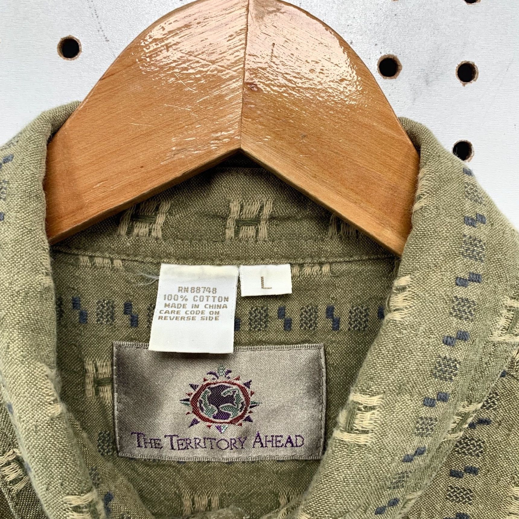 The Territory Ahead VINTAGE Territory Ahead Button-Up Shirt Mens L Green Short Sleeve Textured Geometric Weekender Casual Button-Up Shirt Mens L Green Territory Ahead Size US L / EU 52-54 / 3 - 3 Thumbnail