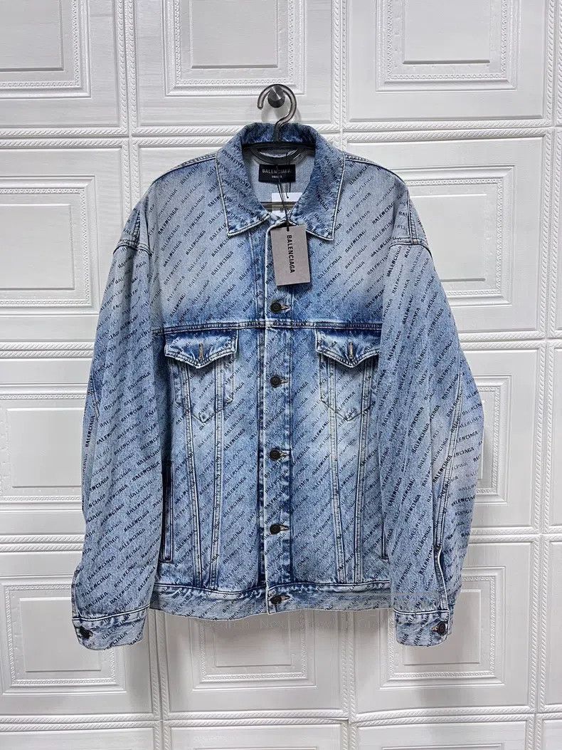 Balenciaga Balenciaga Full Print Logo Long Sleeve Denim Jacket Size US M / EU 48-50 / 2 - 1 Thumbnail