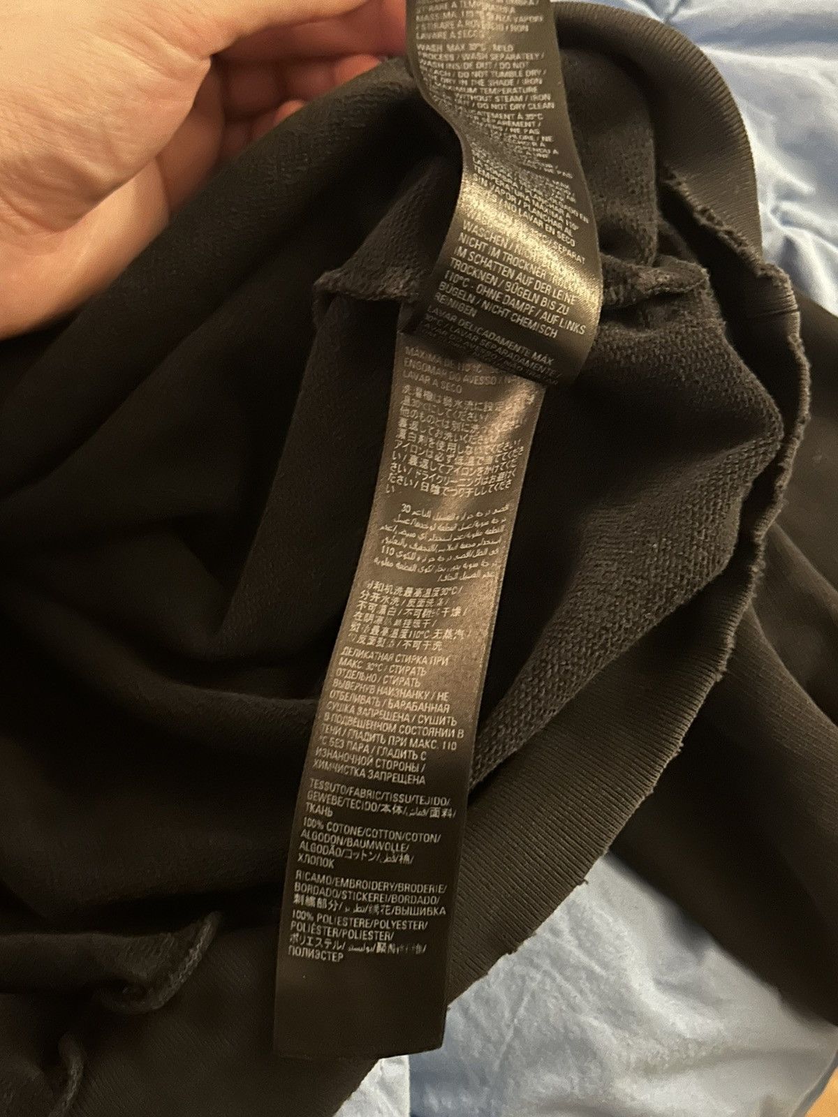 【残りわずか！】Balenciaga ブラック AI Generated フーディ Balenciaga Balenciaga Ai Generated Hoodie | Grailed