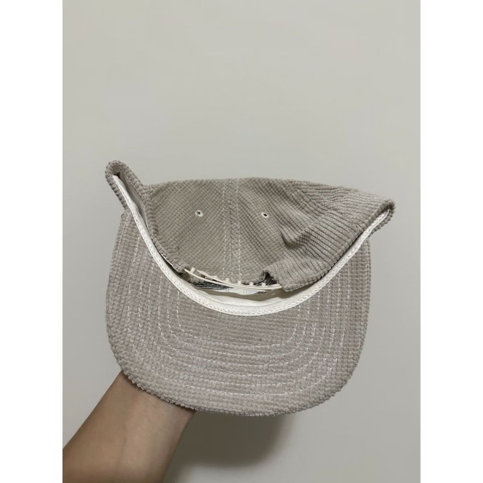 Oakley VINTAGE Oakley Baseball Cap OSFA Men Adjustable Corduroy Hat Tan Beige Blue OSFA Vintage Casual Size ONE SIZE - 3 Thumbnail
