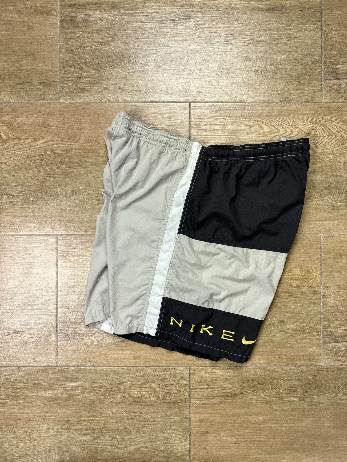 Nike × Vintage Vintage 90’s Nike Big Logo Nylon Shorts Size US 38 / EU 54 - 1 Thumbnail