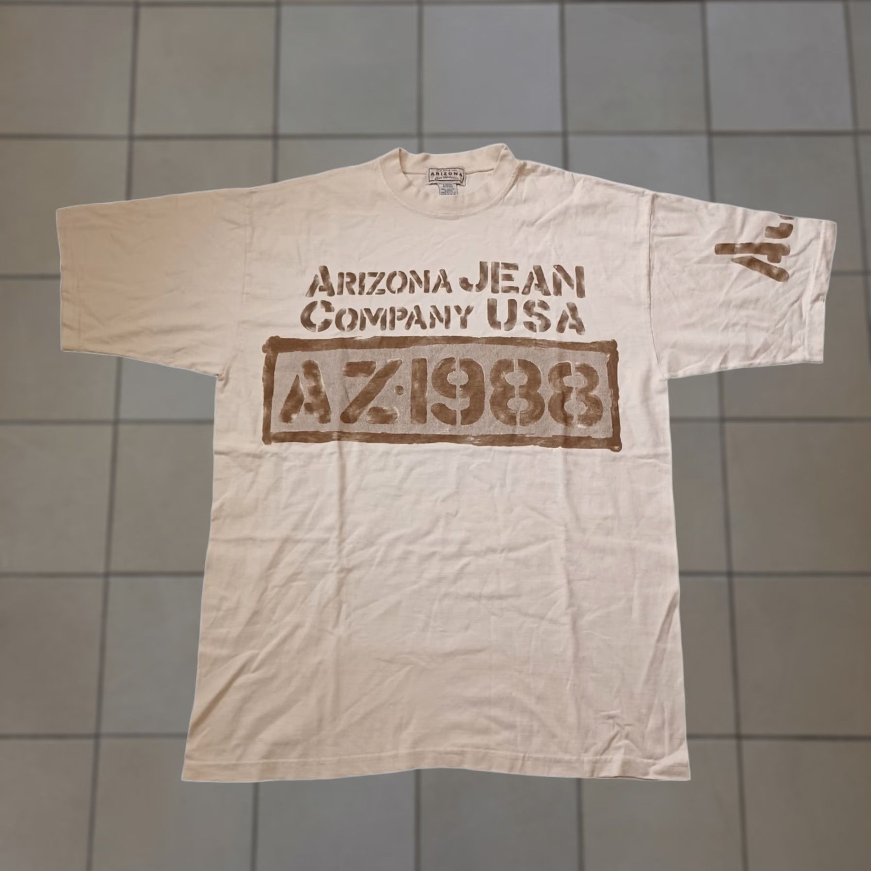 Vintage VINTAGE AriZona Jeans Co T Shirt L Beige 100% Cotton Retro Deadstock USA Graphic Print Crew Neck Short Sleeve Men 90s Streetwear Size US L / EU 52-54 / 3 - 1 Thumbnail