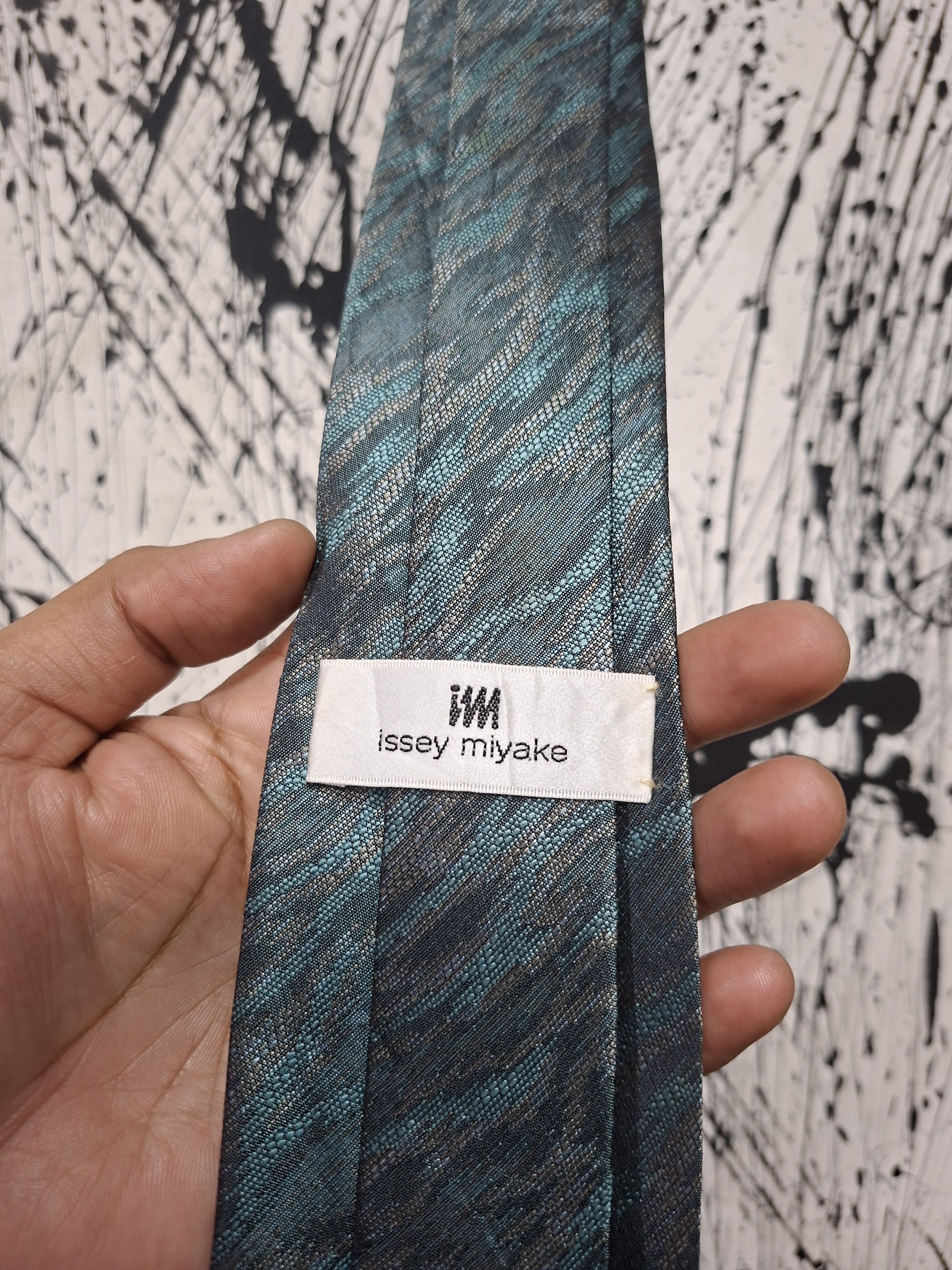 Issey Miyake ISSEY MIYAKE ABSTRACT DESIGN 100% SILK TIE Size ONE SIZE - 4 Thumbnail