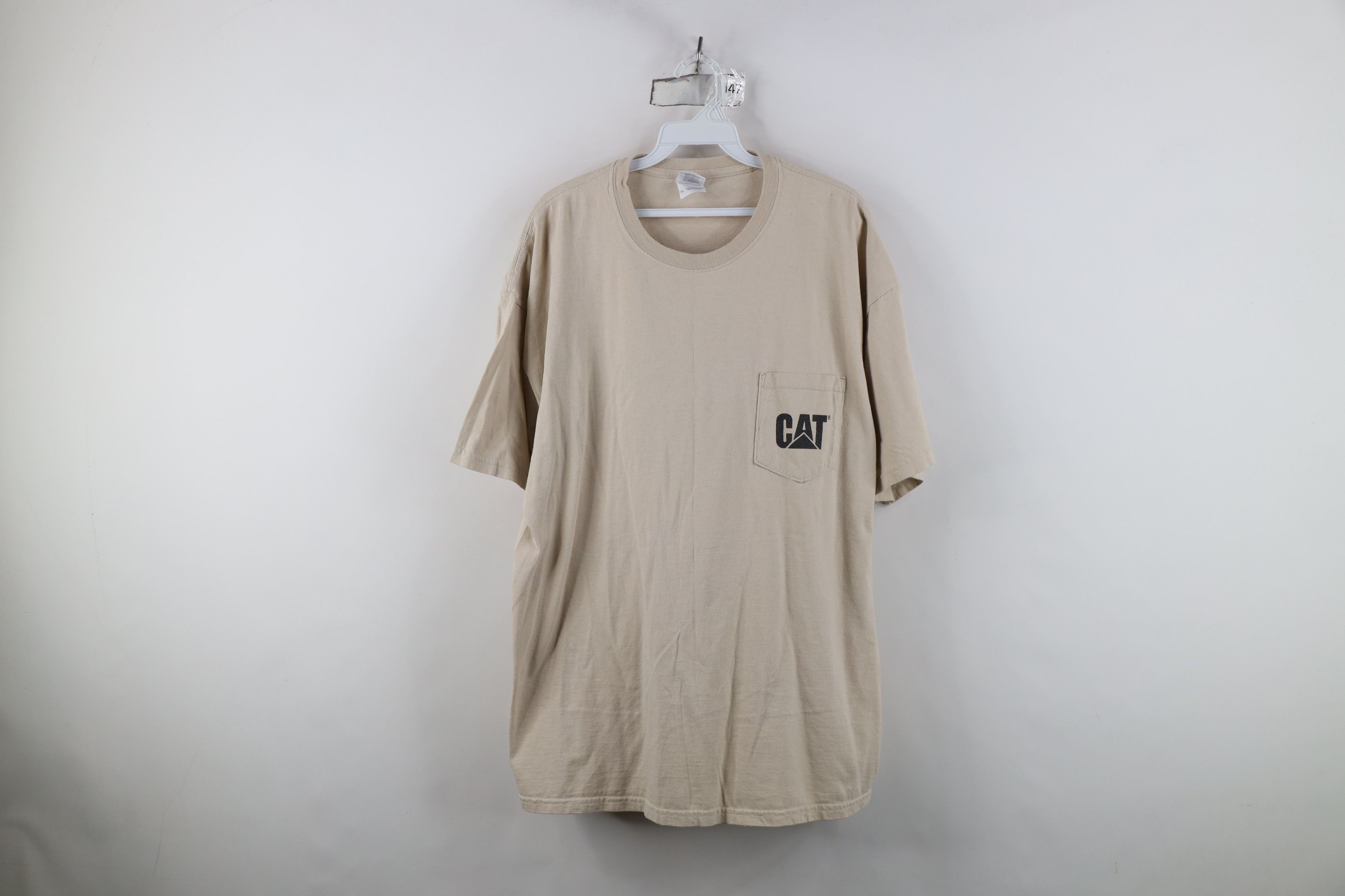 Gildan Vintage Y2K Cat Caterpillar Spell Out Pocket T-Shirt Beige Size US XL / EU 56 / 4 - 1 Thumbnail