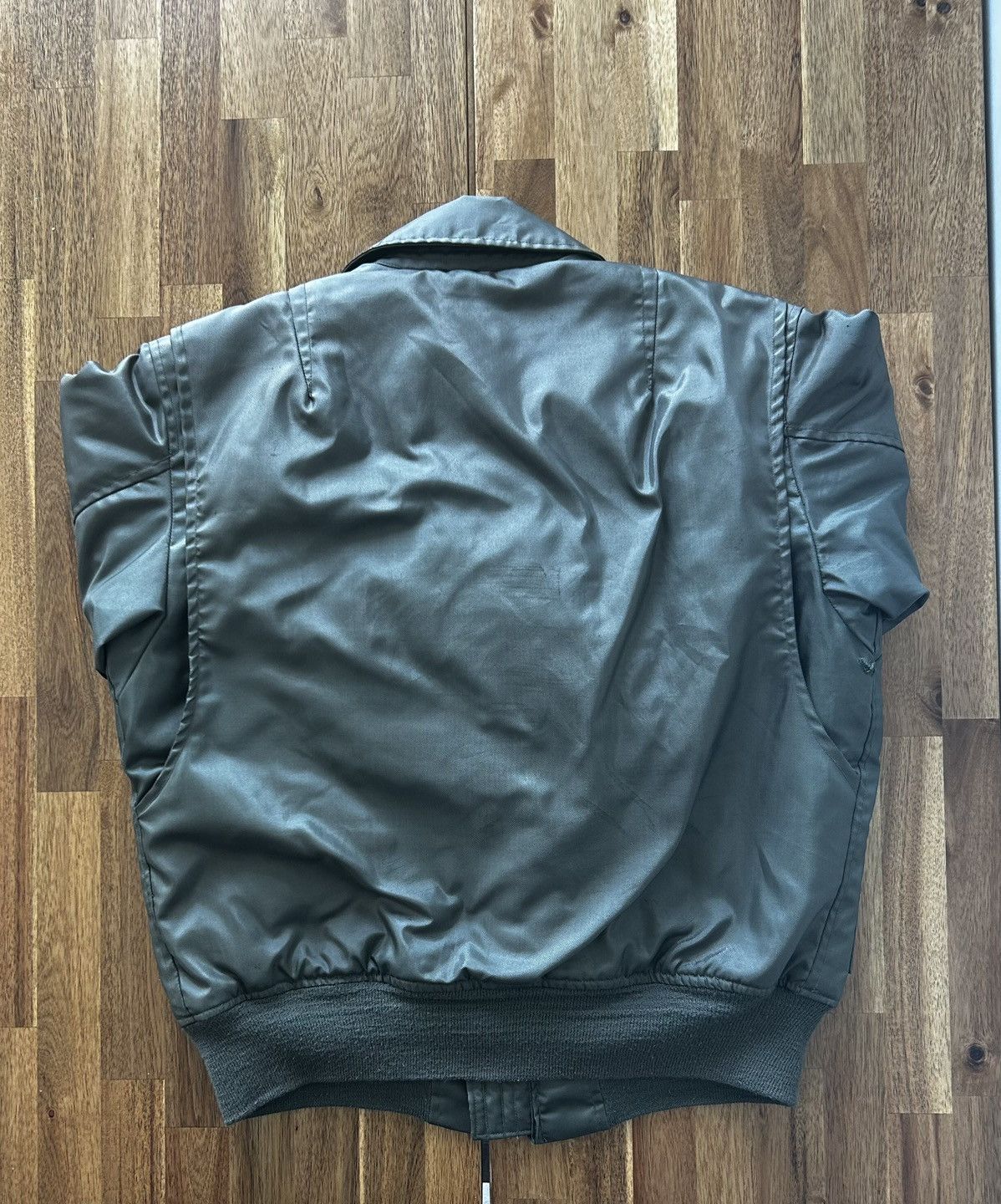 Vintage Distressed Military Bomber Jacket Olive Green Size US S / EU 44-46 / 1 - 9 Thumbnail